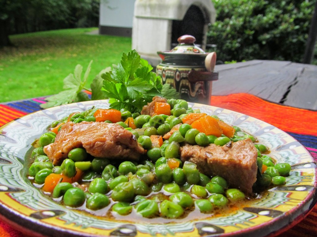 ГРАХ С МЕСО ИЛИ ЯХНИЯ С&nbsp;ГРАХ