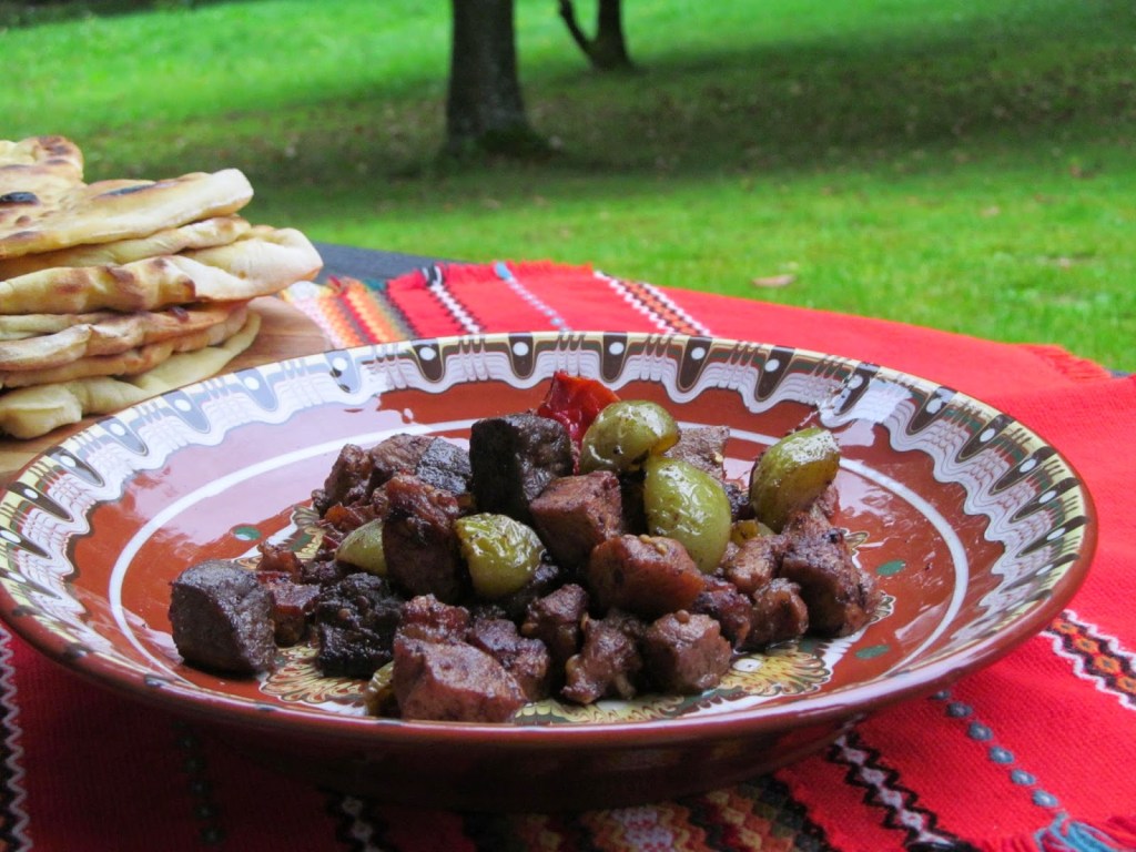 ШОПСКА ПЪРЖЕНИЦА С КИСЕЛИ ЗЕЛЕНИ ДОМАТЧЕТА a la "ЗАКЛАХМЕ&nbsp;ПРАСЕТО"