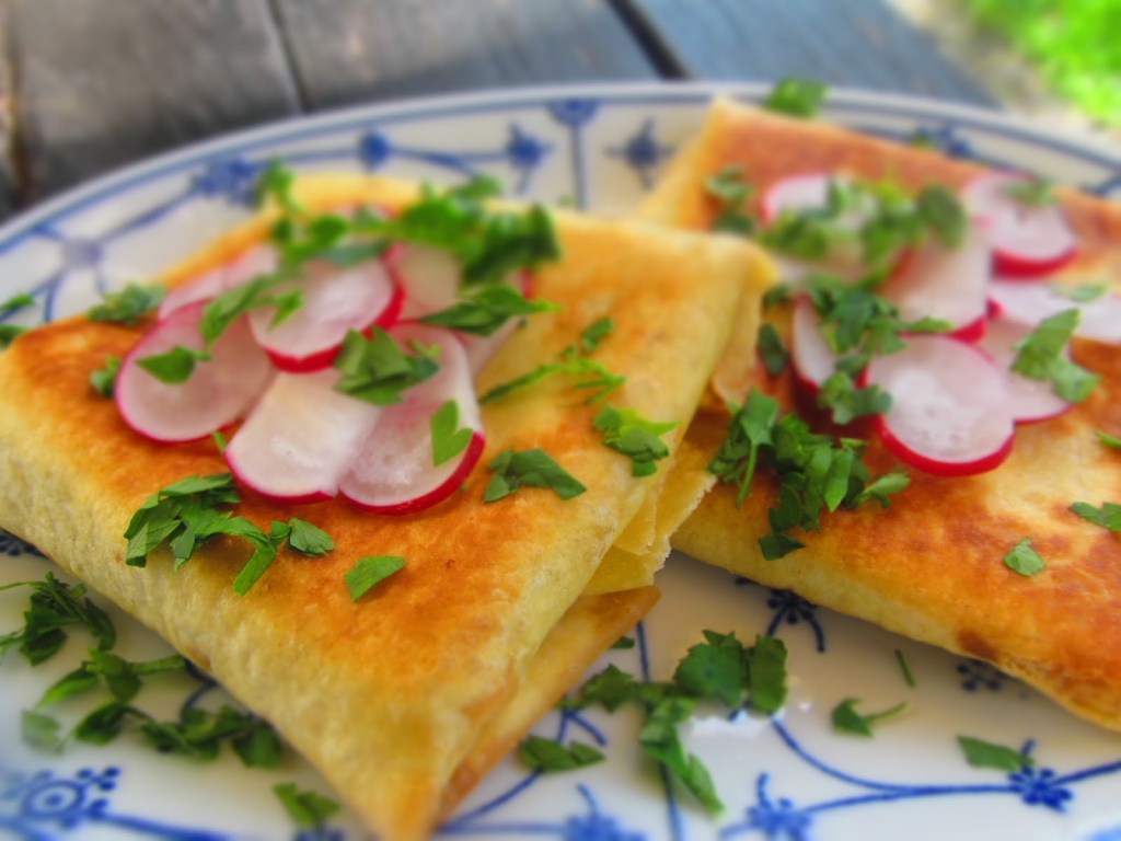 ЧИМИЧАНГА, ПИКАДИЛО, ПЪЛНЕНА С КАЙМА ТОРТИЛА И ВКУСНА МЕКСИКАНСКА&nbsp;ХРАНА