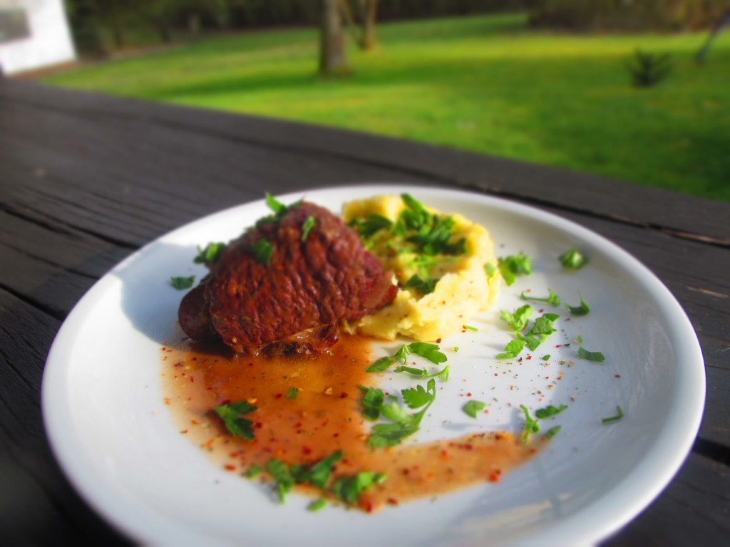 РУЛЦА ОТ СВИНСКО МЕСО И&nbsp;ПАТЛАДЖАНИ