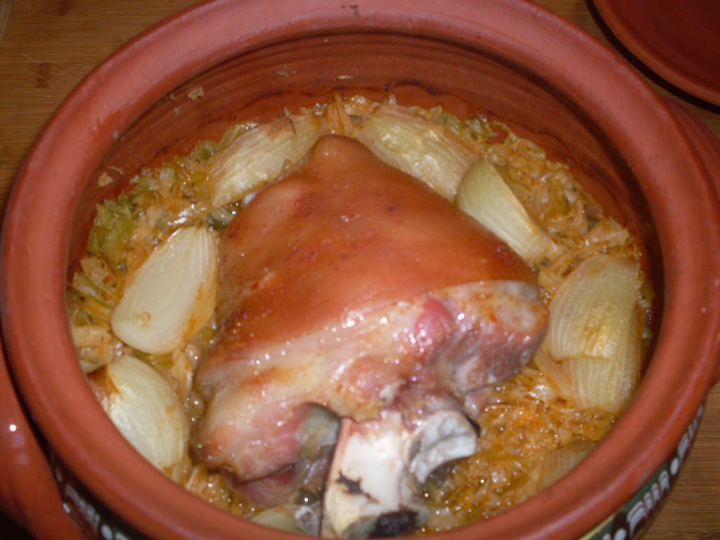 СВИНСКИ ДЖОЛАН С КИСЕЛО ЗЕЛЕ В ГЛИНЕНА&nbsp;ТЕНДЖЕРА