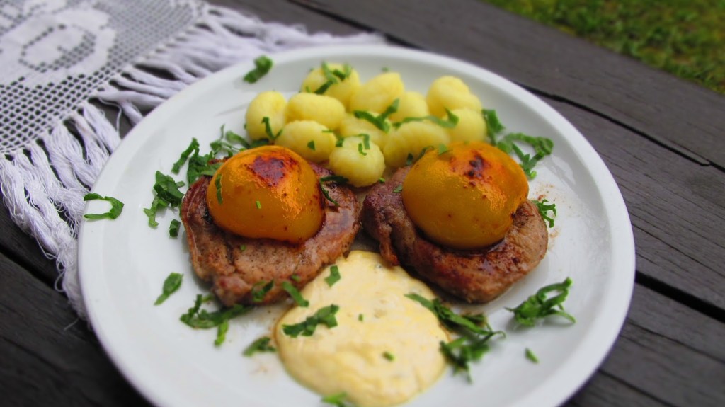 СТЕК ОТ СВИНСКО МЕСО С ПРАСКОВИ –&nbsp;ПЕПЕРУДА