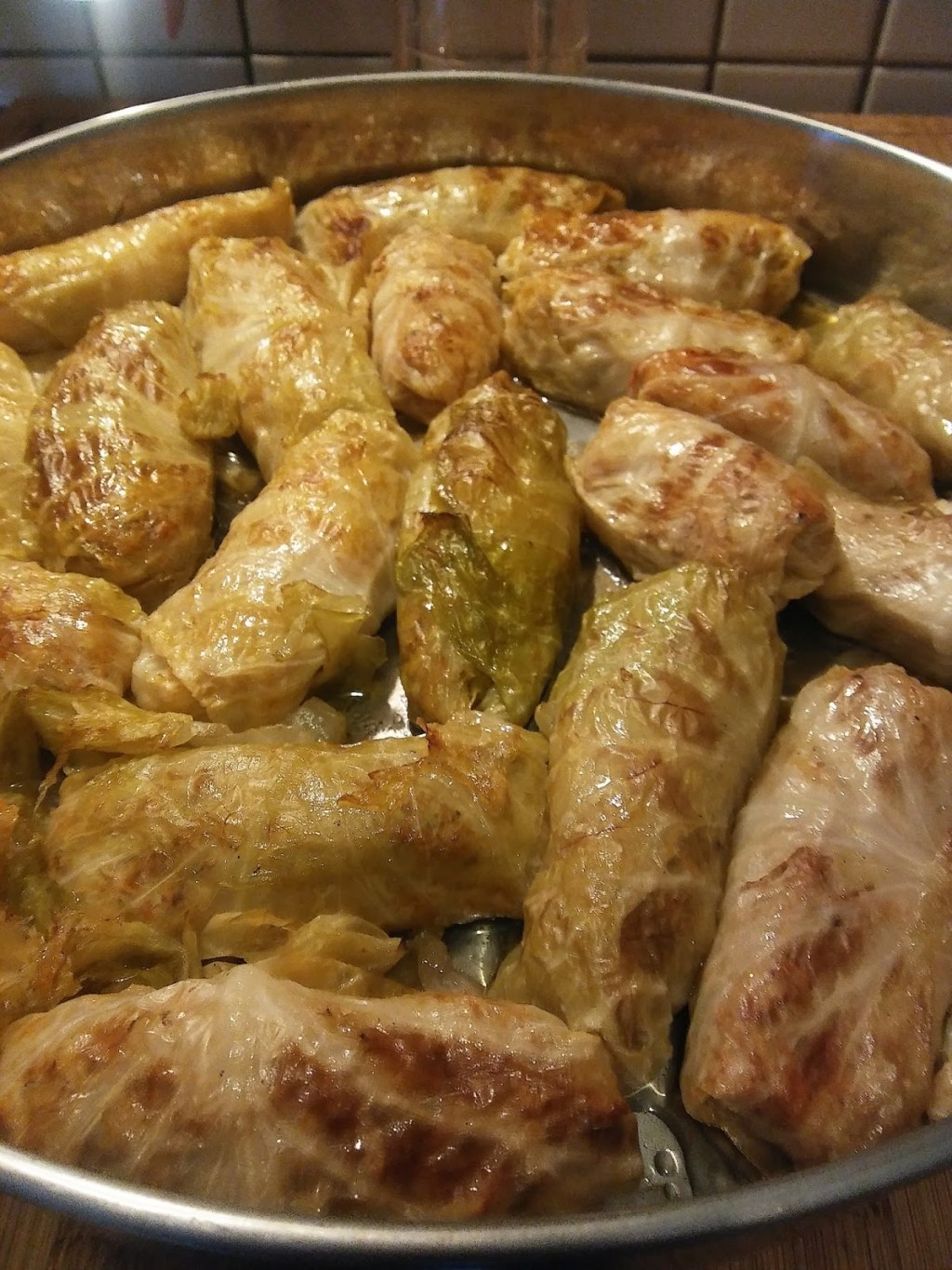 САРМИ В ТЕНДЖЕРА ПОД&nbsp;НАЛЯГАНЕ