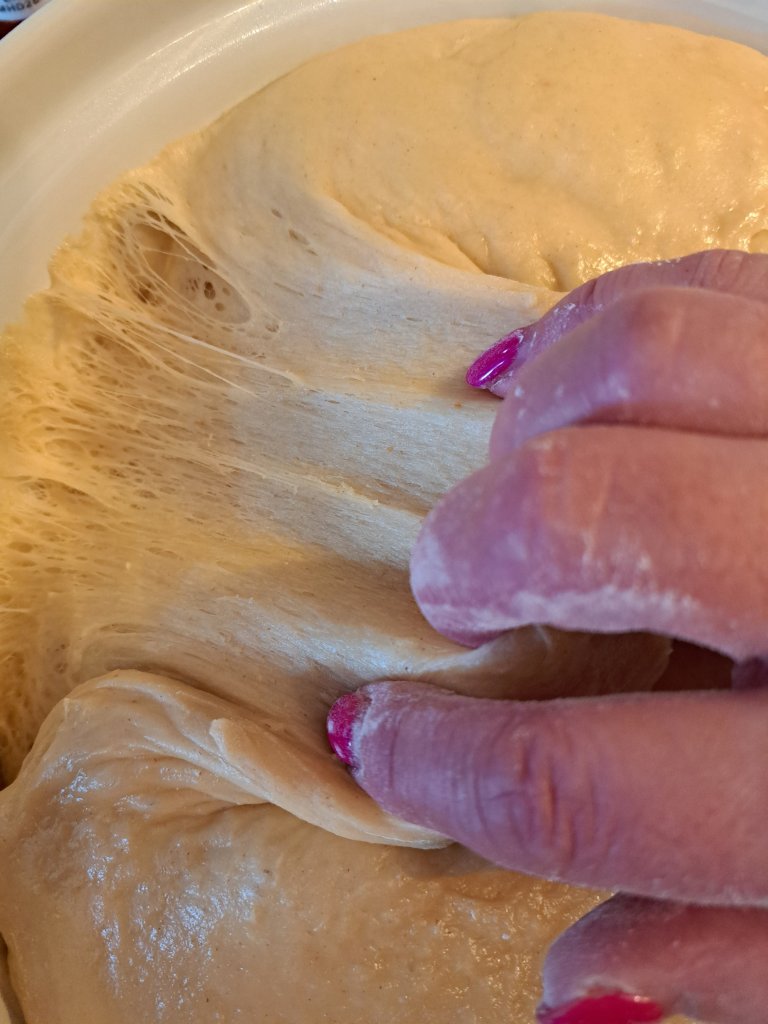 Ухае на... италиански козунак от Абруцо