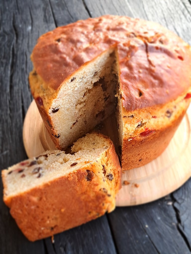 Ухае на... италиански козунак от Абруцо