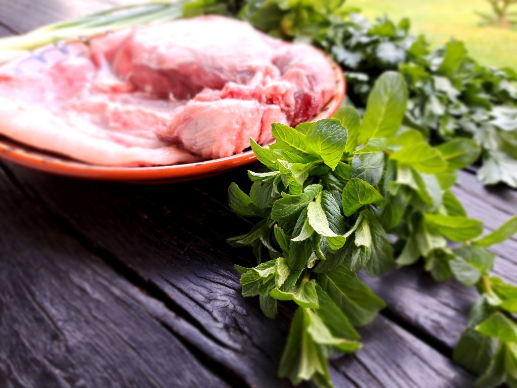 Ухае на… пълнено агне с боб по новаченски