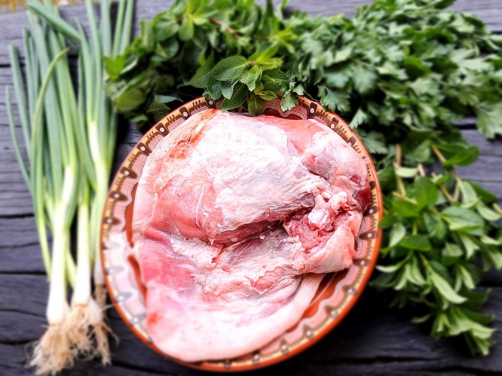 Ухае на… пълнено агне с боб по новаченски