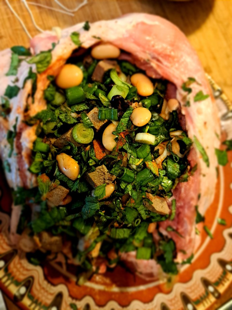 Ухае на… пълнено агне с боб по новаченски