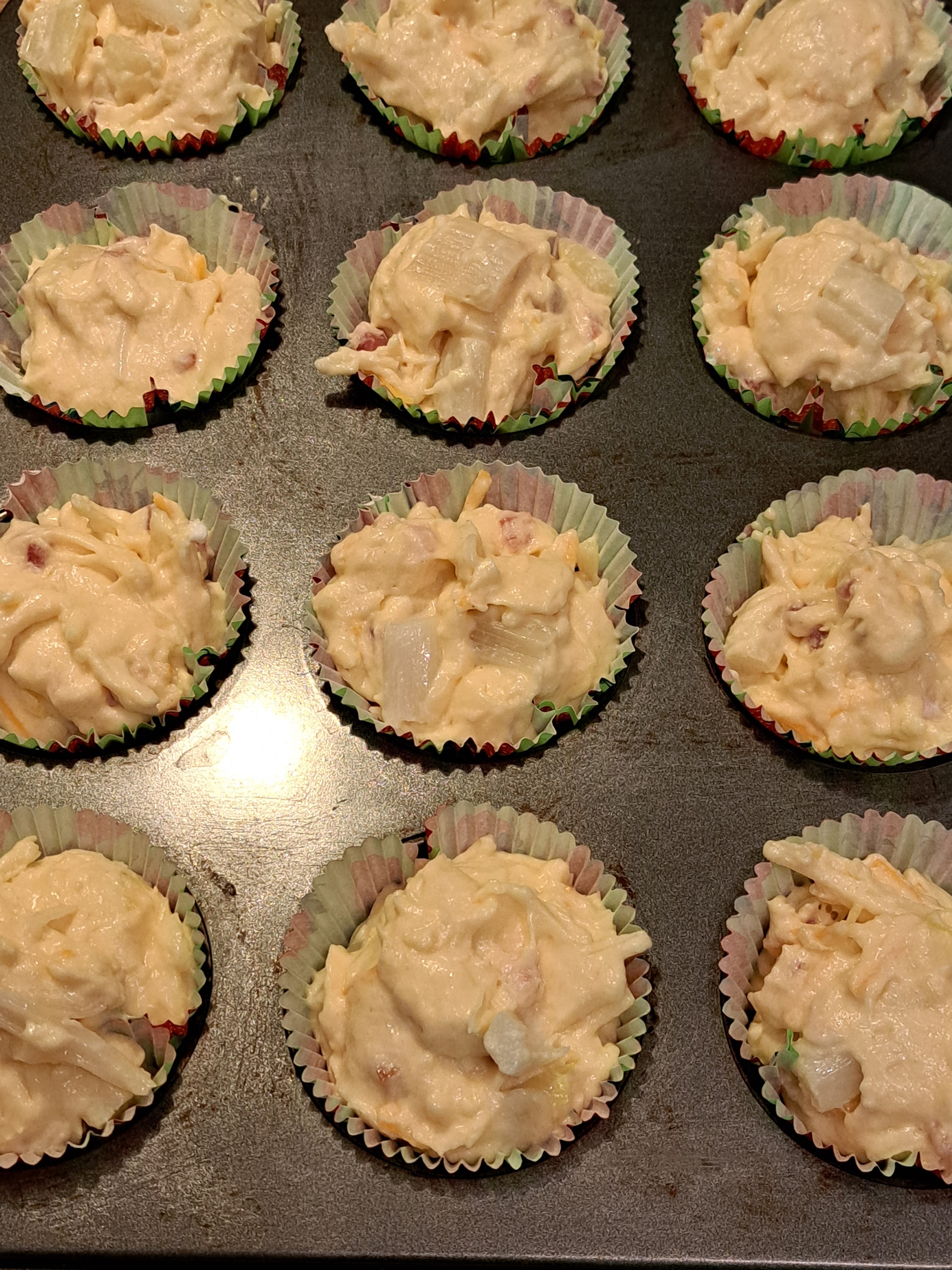 Ухае на... солени мъфини с аспержи