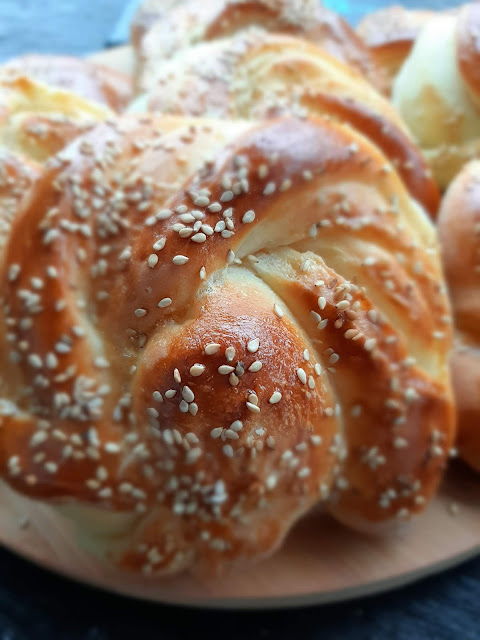 СУСАМЕНИ ХЛЕБЧЕТА СИМИД – SESAM KRINGEL&nbsp;SIMIT