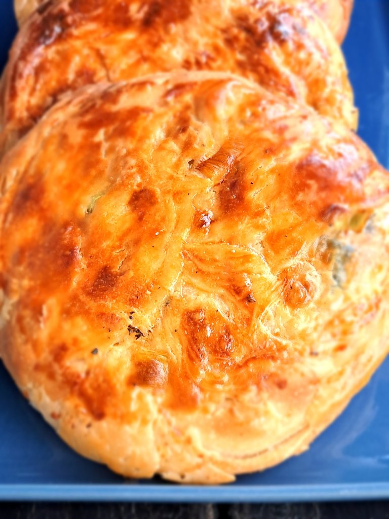 Ухае на.... PATATESLI ÇITIR ÇITIR BÖREK Хрупкави, въртяни на чаша бюреци с картофи и праз лук
