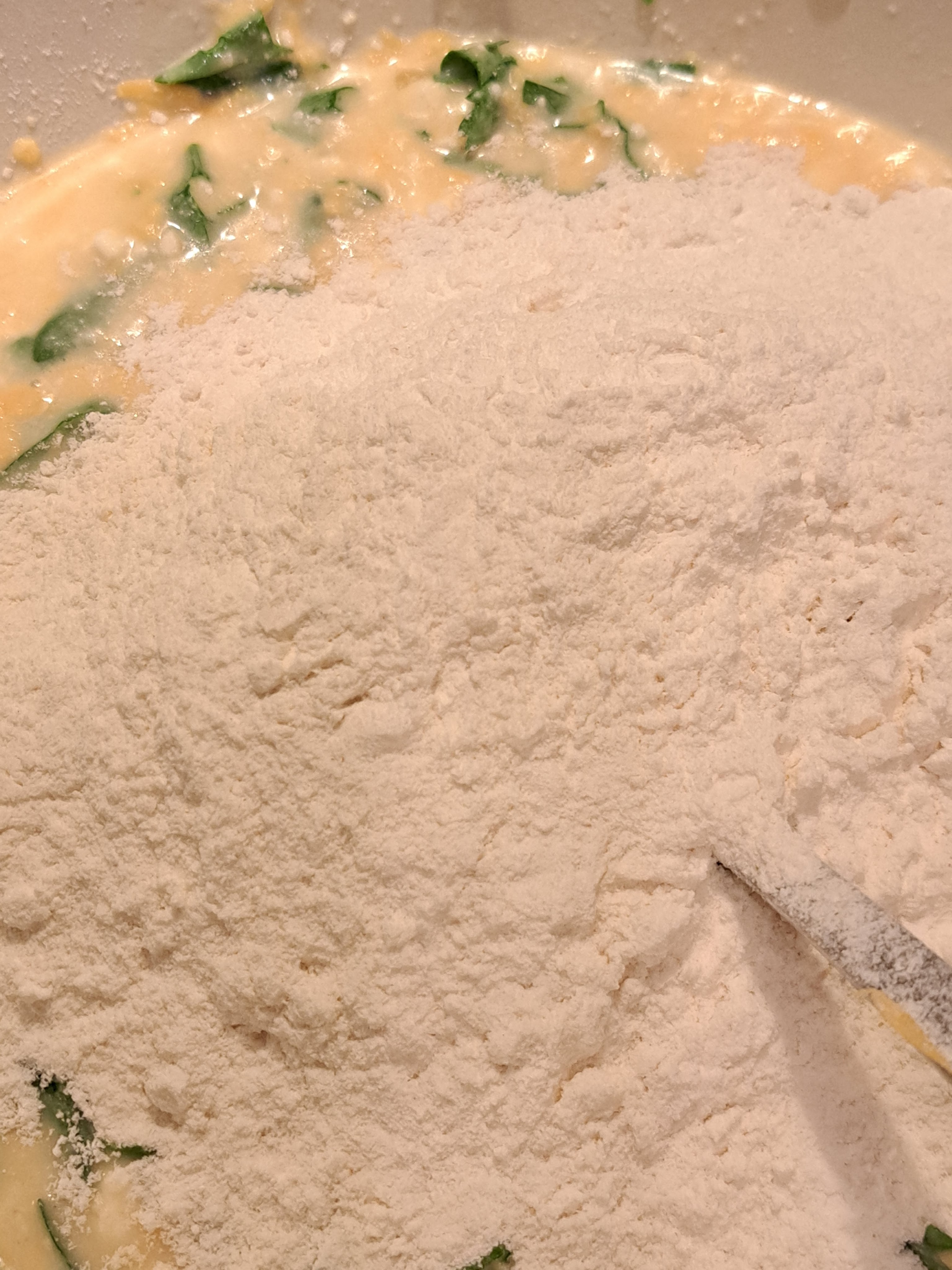 Ухае на...Çubuk Hamur Kizartmasi Пържени пръчки от тесто