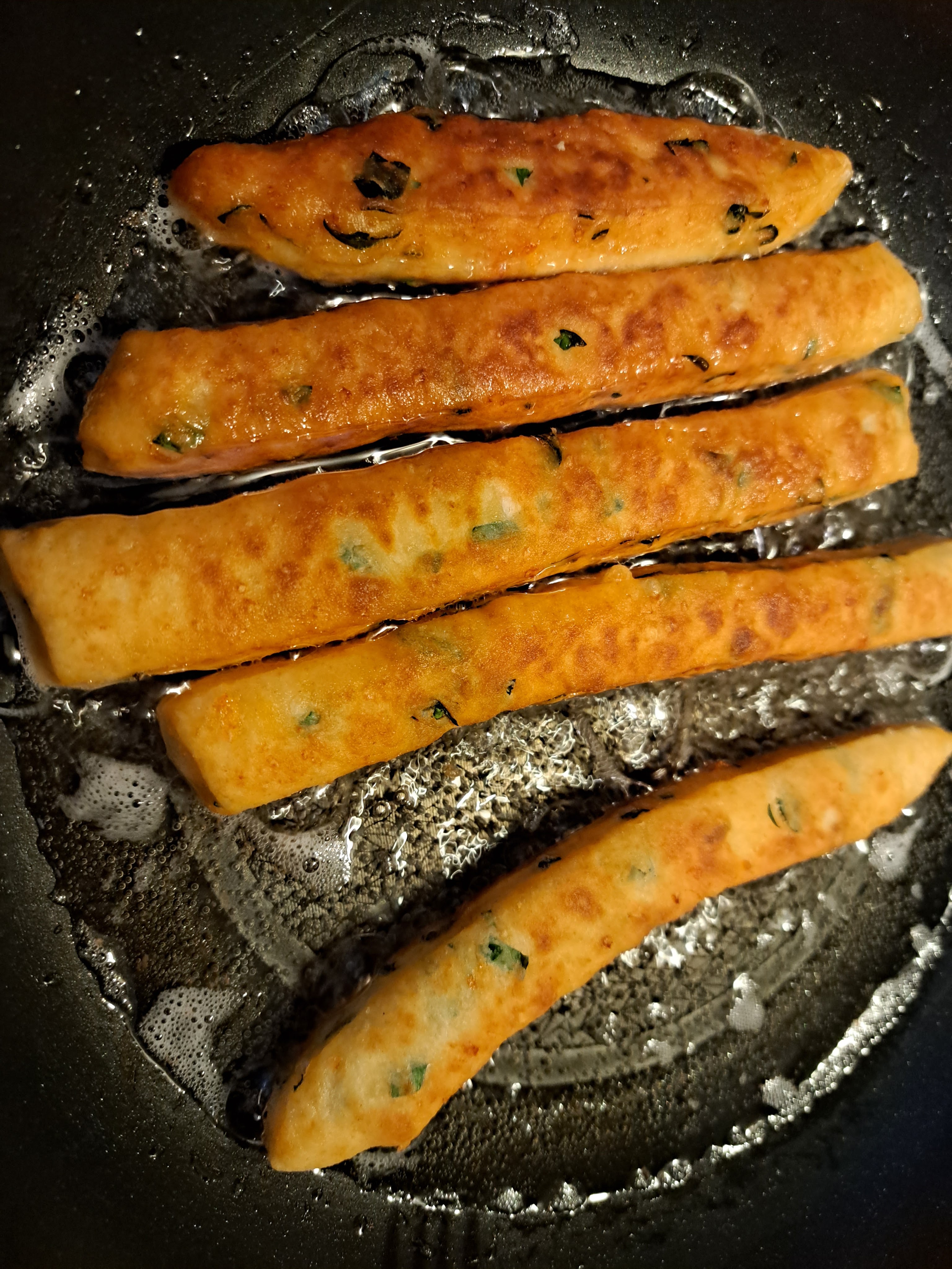 Ухае на...Çubuk Hamur Kizartmasi Пържени пръчки от тесто