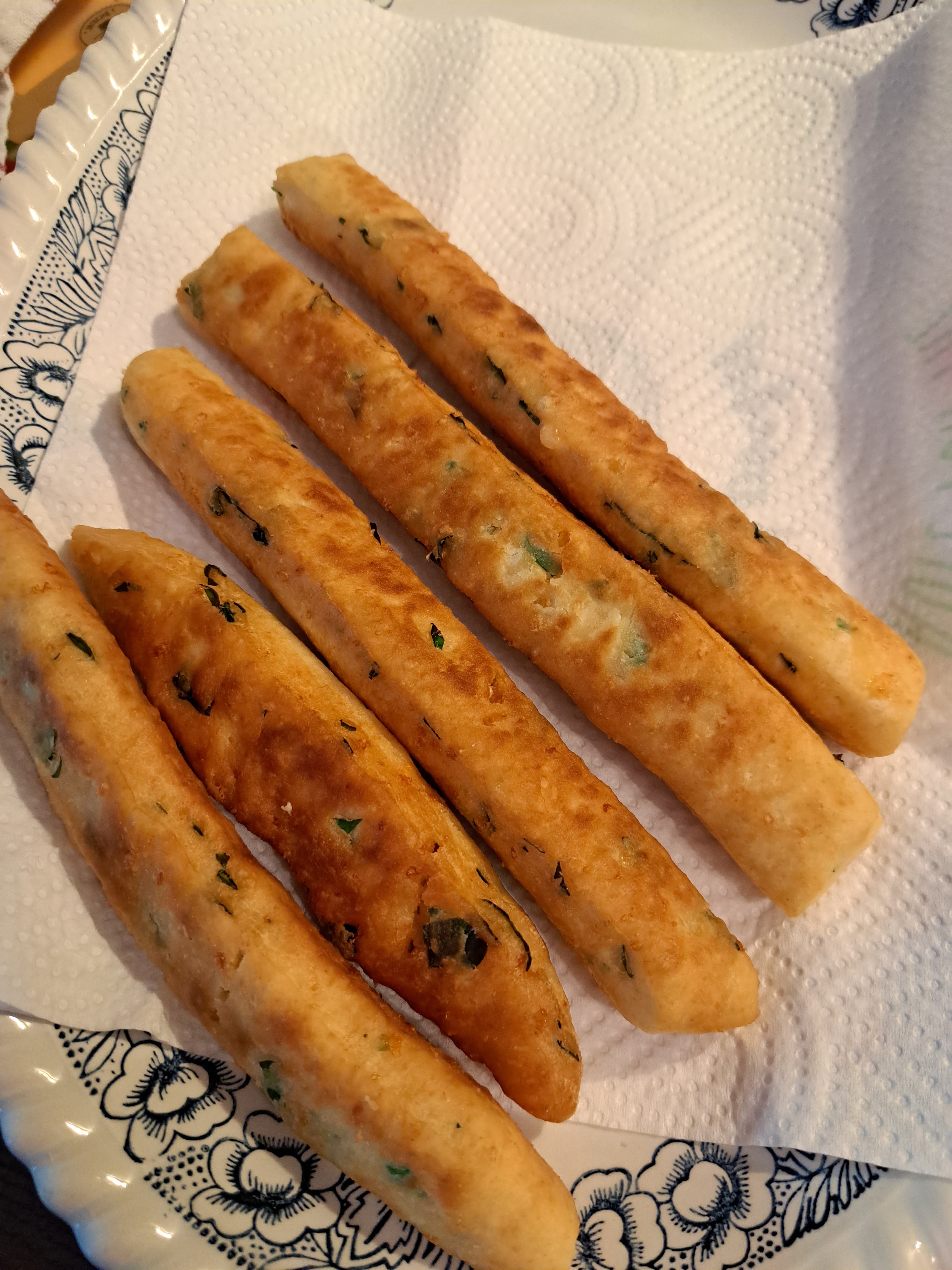 Ухае на...Çubuk Hamur Kizartmasi Пържени пръчки от тесто