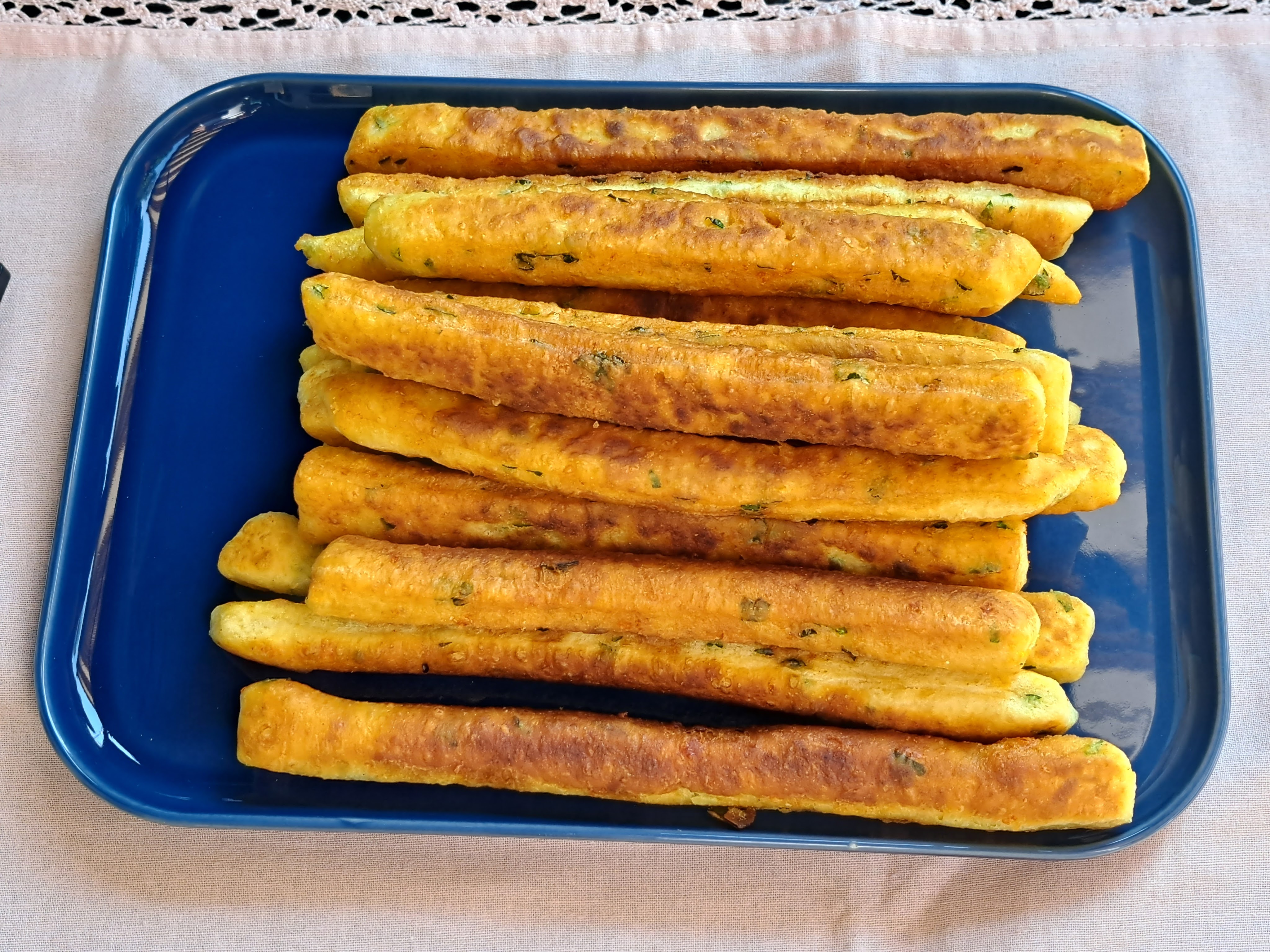 Ухае на...Çubuk Hamur Kizartmasi Пържени пръчки от тесто