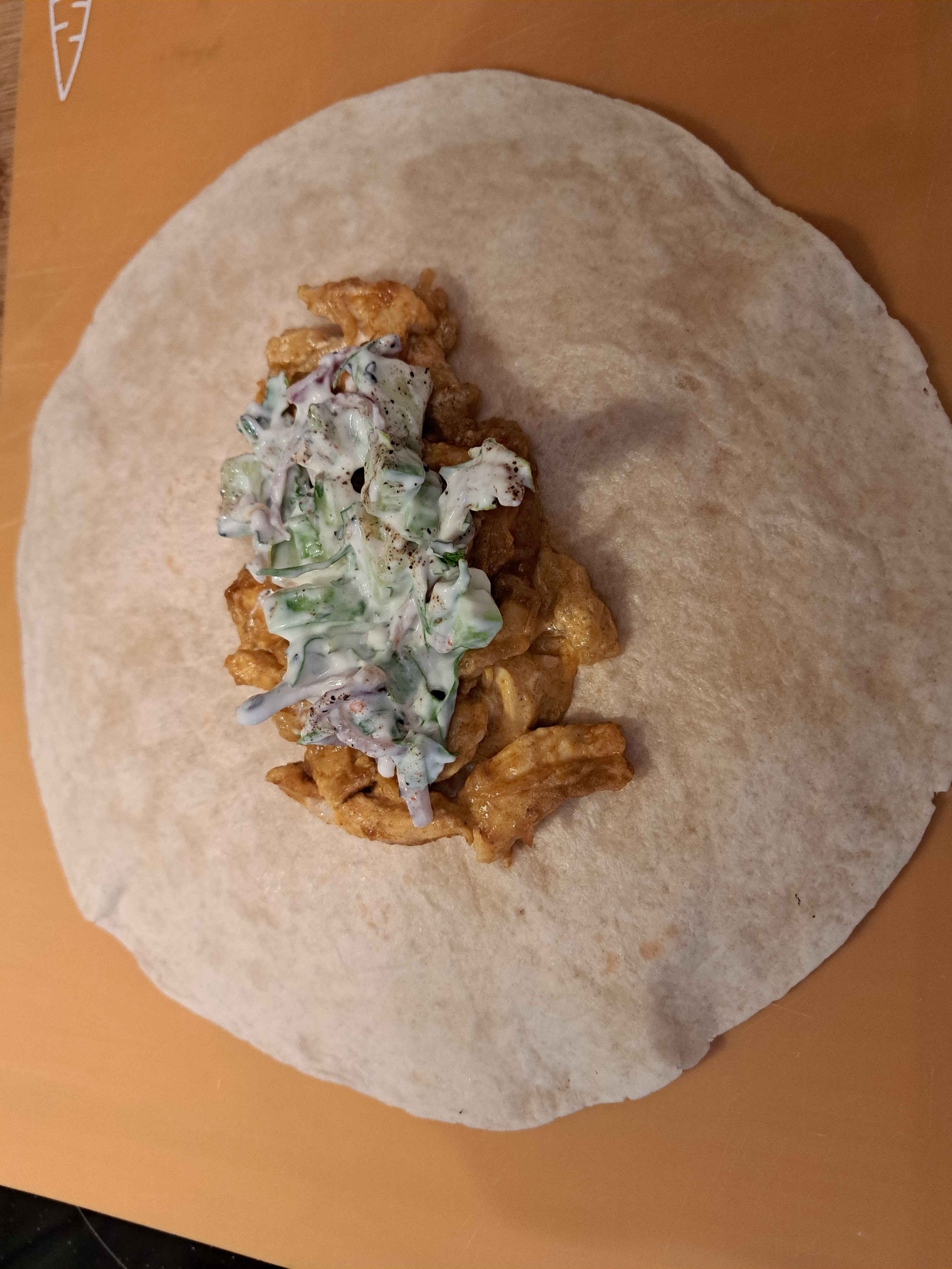 Ухае на... Бомбайско пиле корма