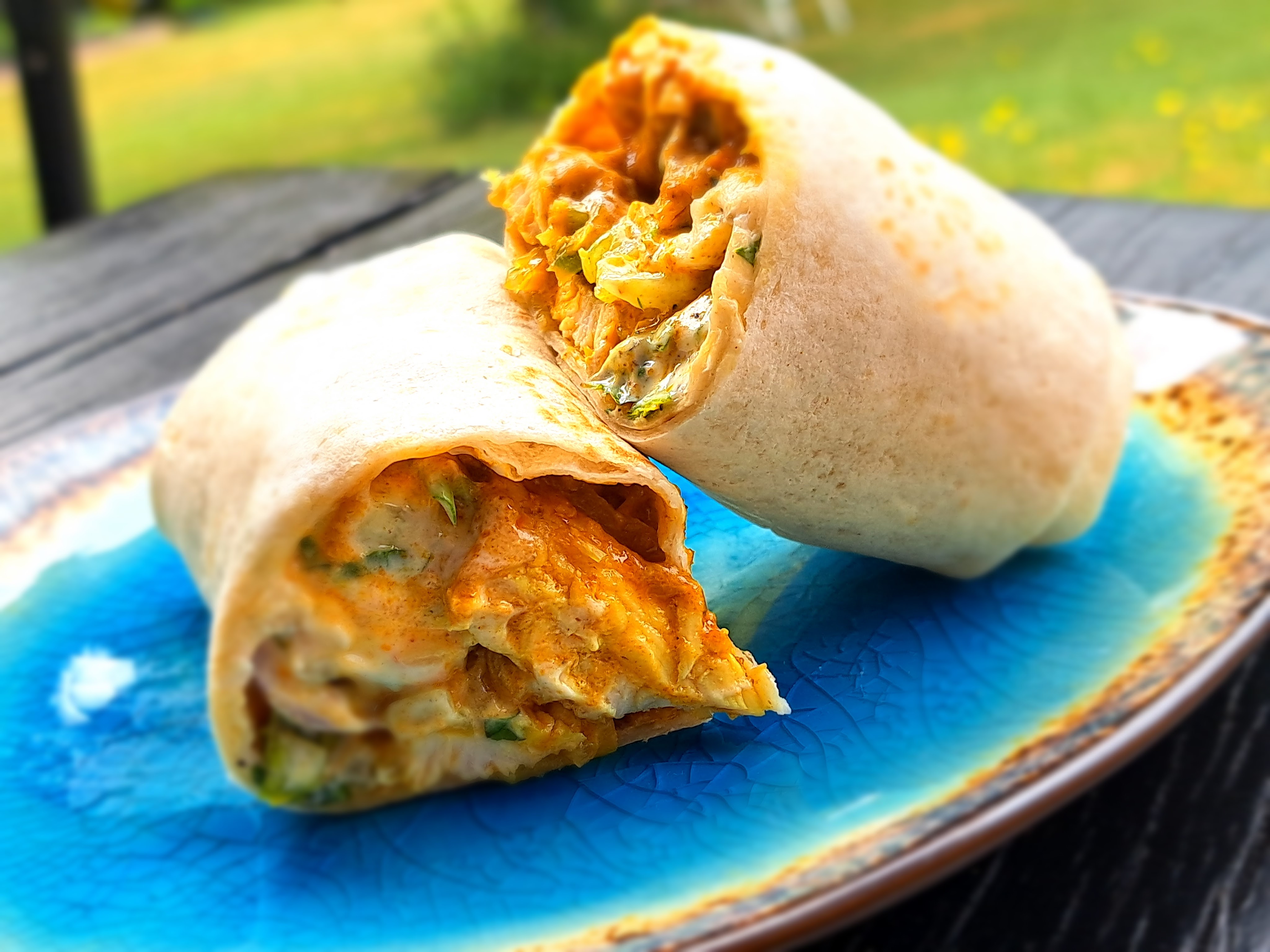 Ухае на... Бомбайско пиле корма