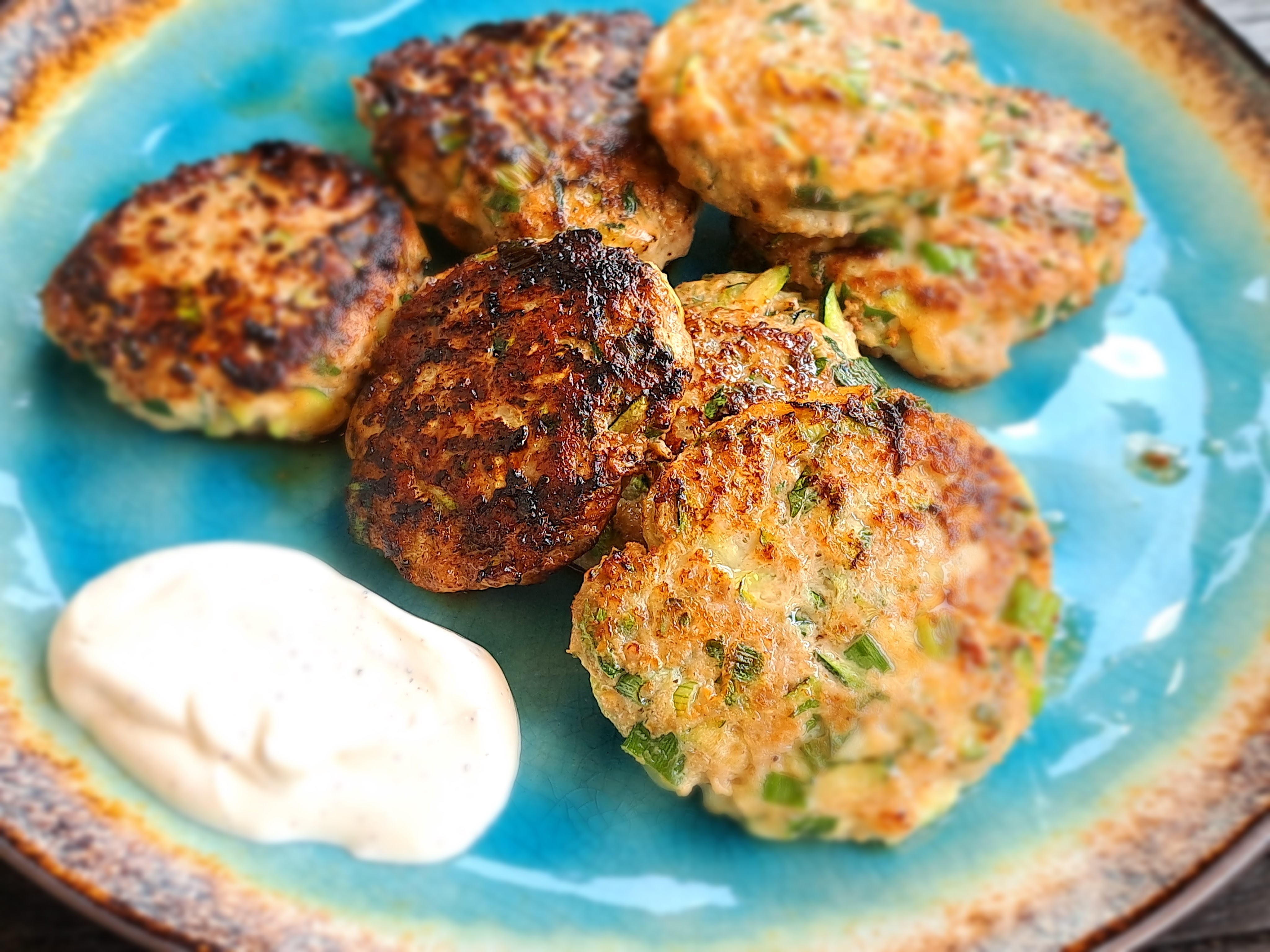 Ухае на... Puten-Zucchini-Burger Пуешки бургери с тиквички, зелен лук и кимион