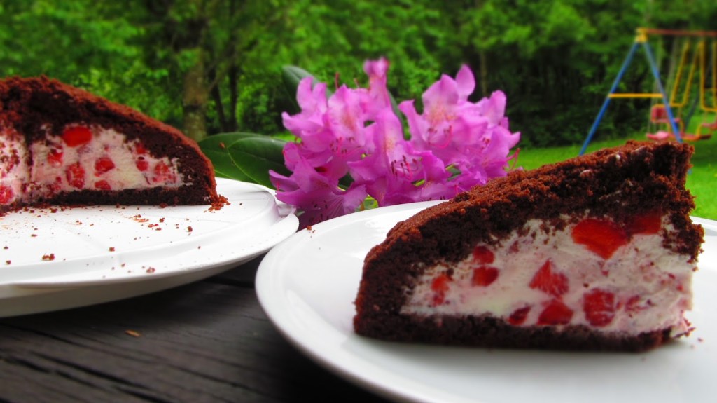 ТОРТА КЪРТИЧИНА С&nbsp;ЯГОДИ