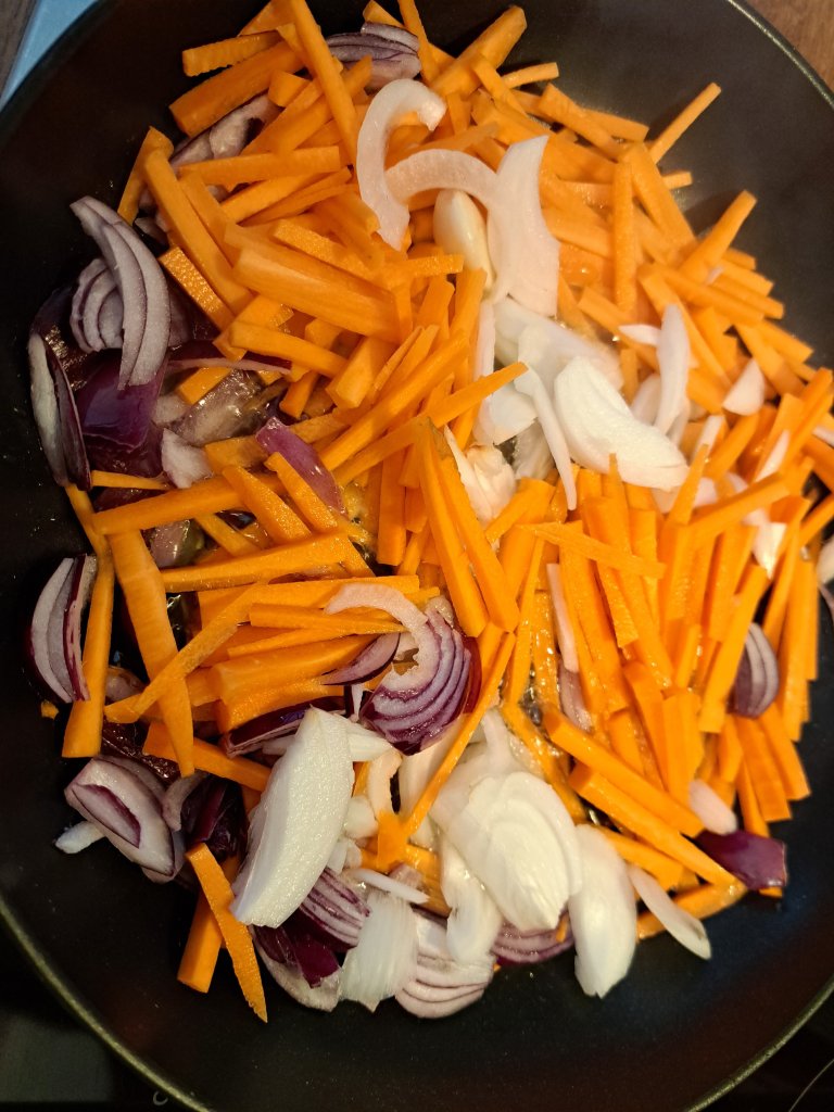 Ухае на... Reispapier Dumplings Пакетчета от оризови кори с фъстъчено-соев сос