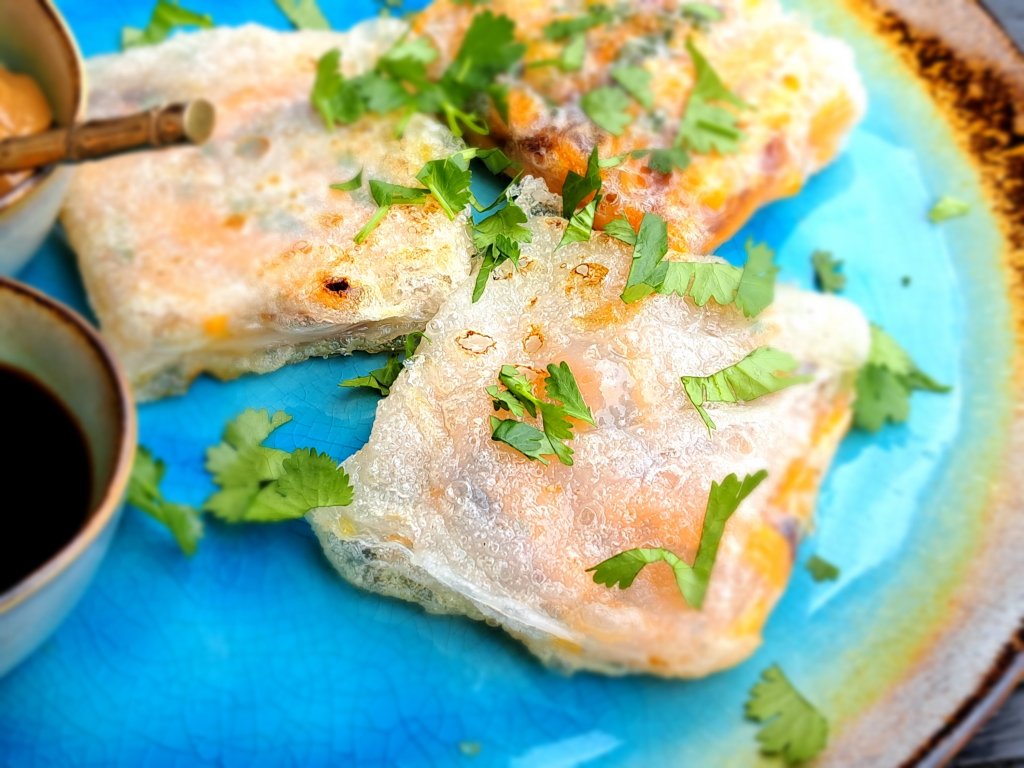 Ухае на... Reispapier Dumplings Пакетчета от оризови кори с фъстъчено-соев сос