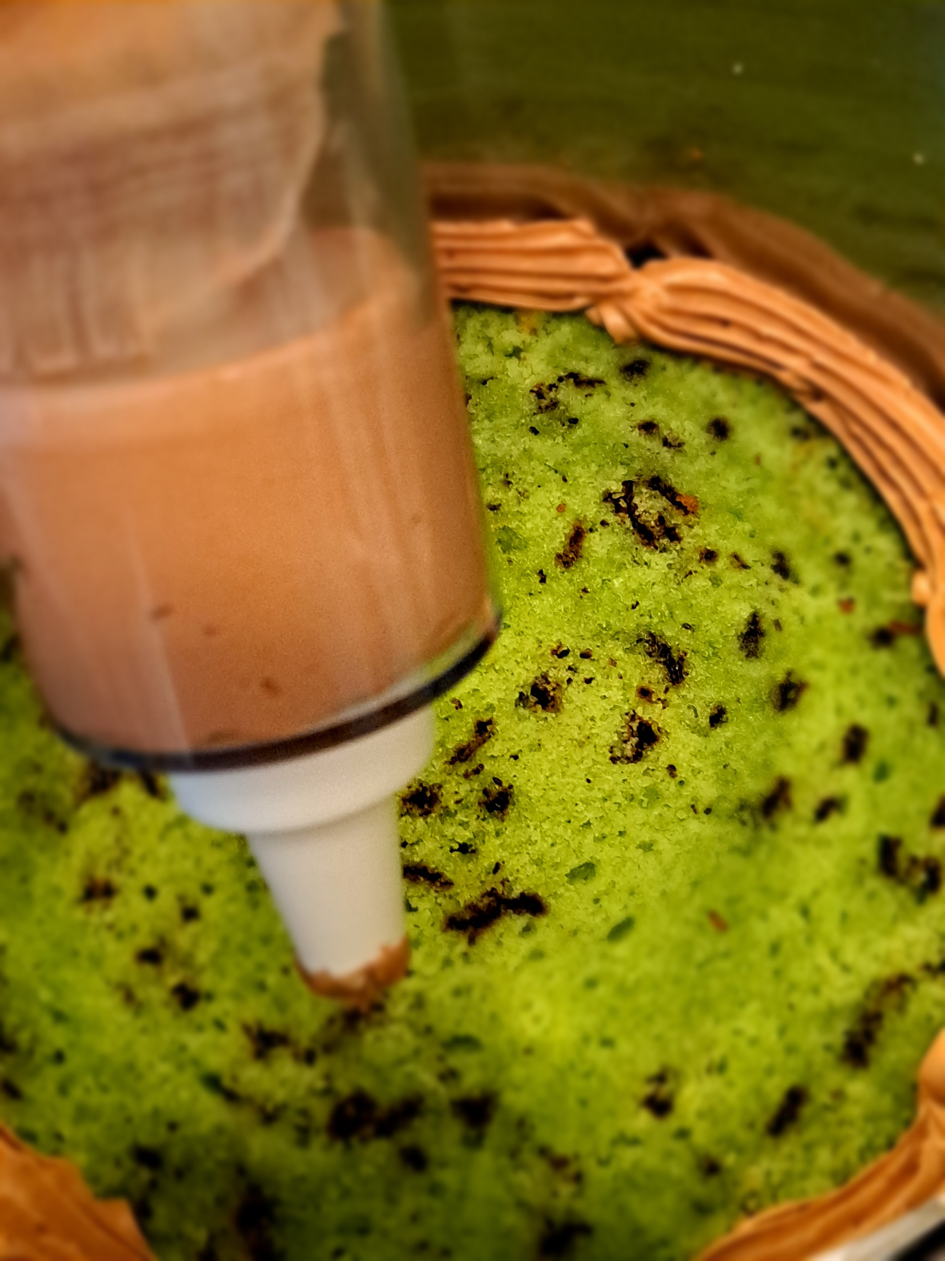 Ухае на...Зелено кадифе страциатела и чийз крем шоколадов мус