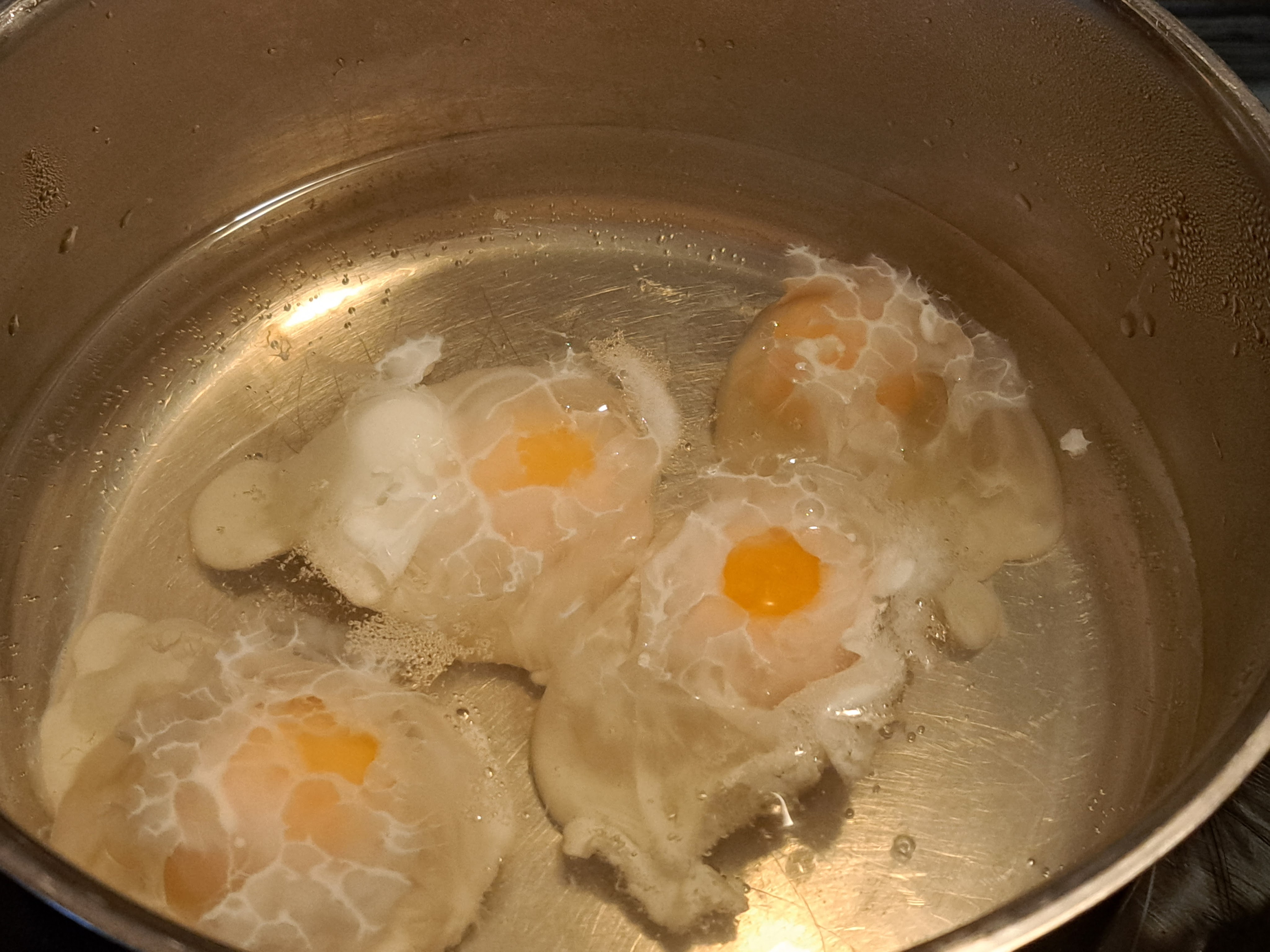 Ухае на... Ispanakli cilbir Поширани яйца със спанак