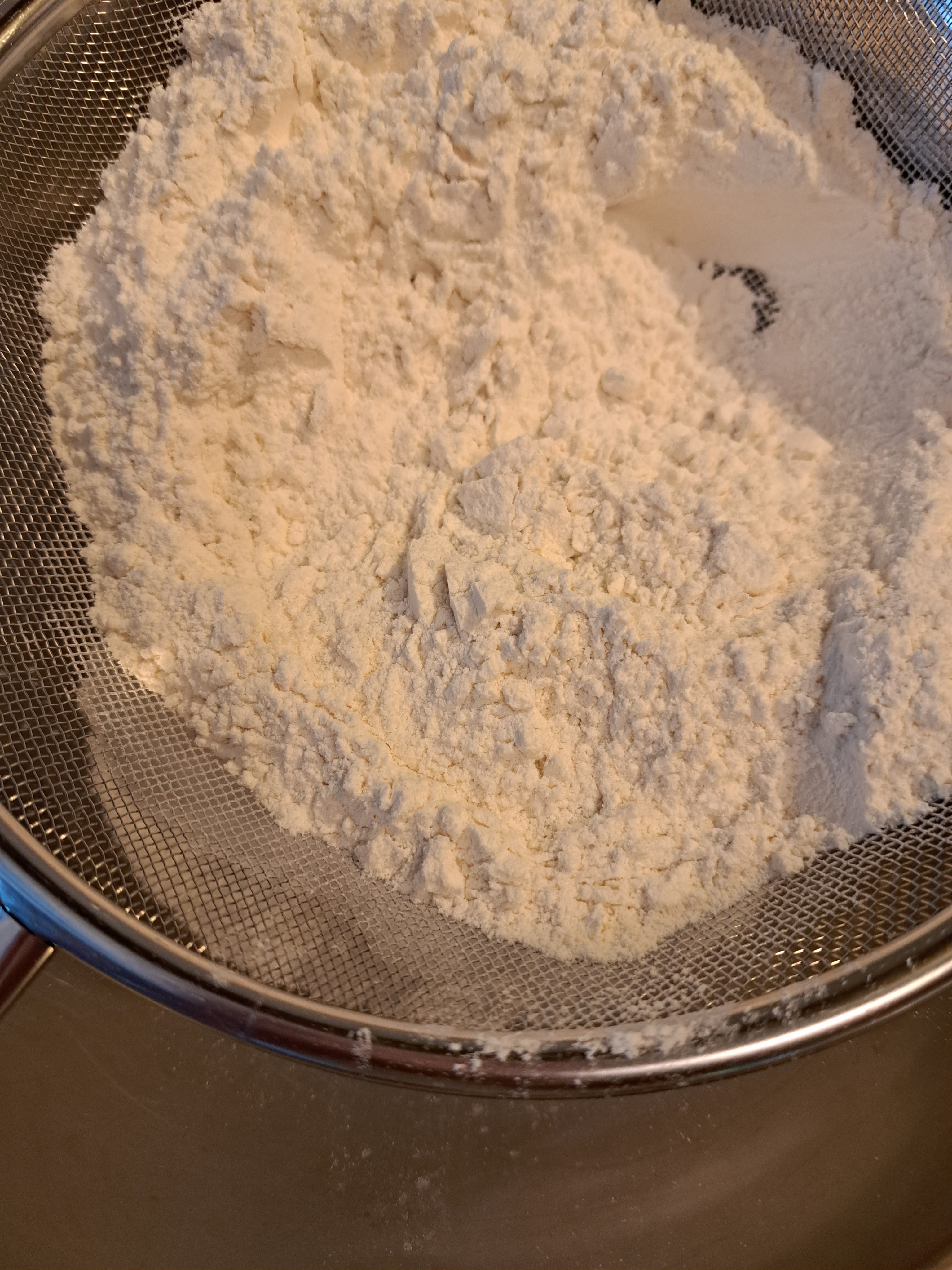 Ухае на... Молдовски плосък хляб с лапад или спанак, Плачинди з щавелем, Moldawisches Fladebrot mit Käse und Spinat