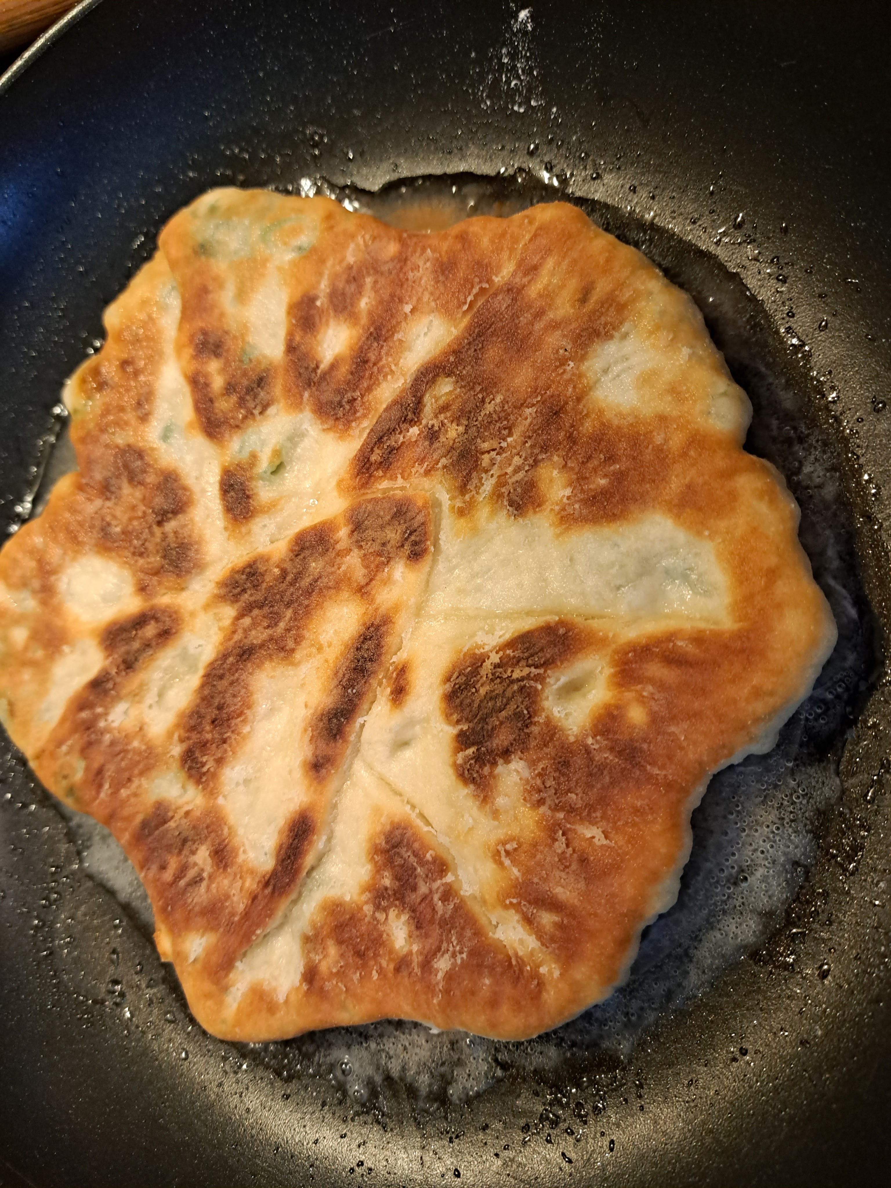 Ухае на... Молдовски плосък хляб с лапад или спанак, Плачинди з щавелем, Moldawisches Fladebrot mit Käse und Spinat