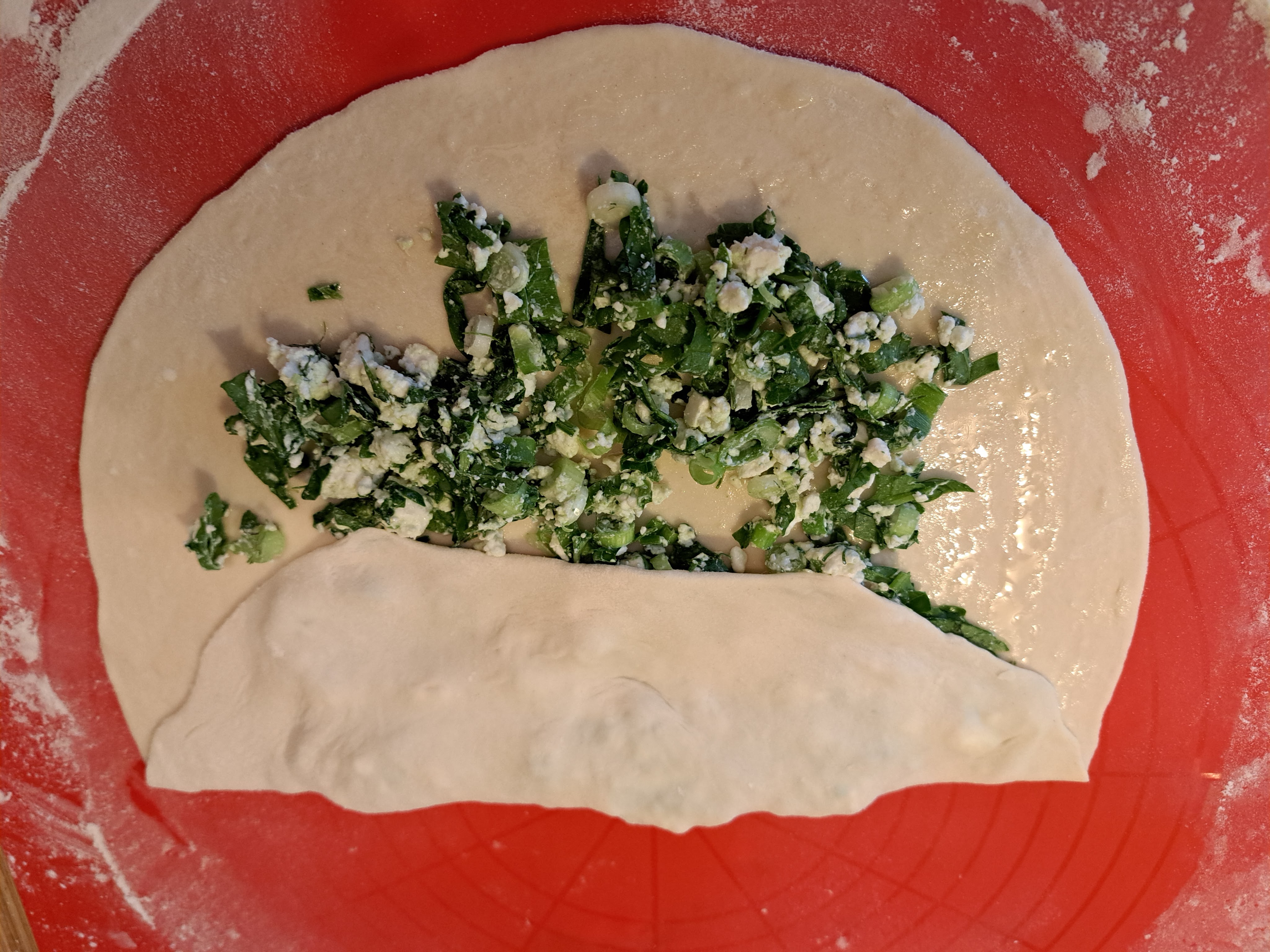 Ухае на... Молдовски плосък хляб с лапад или спанак, Плачинди з щавелем, Moldawisches Fladebrot mit Käse und Spinat