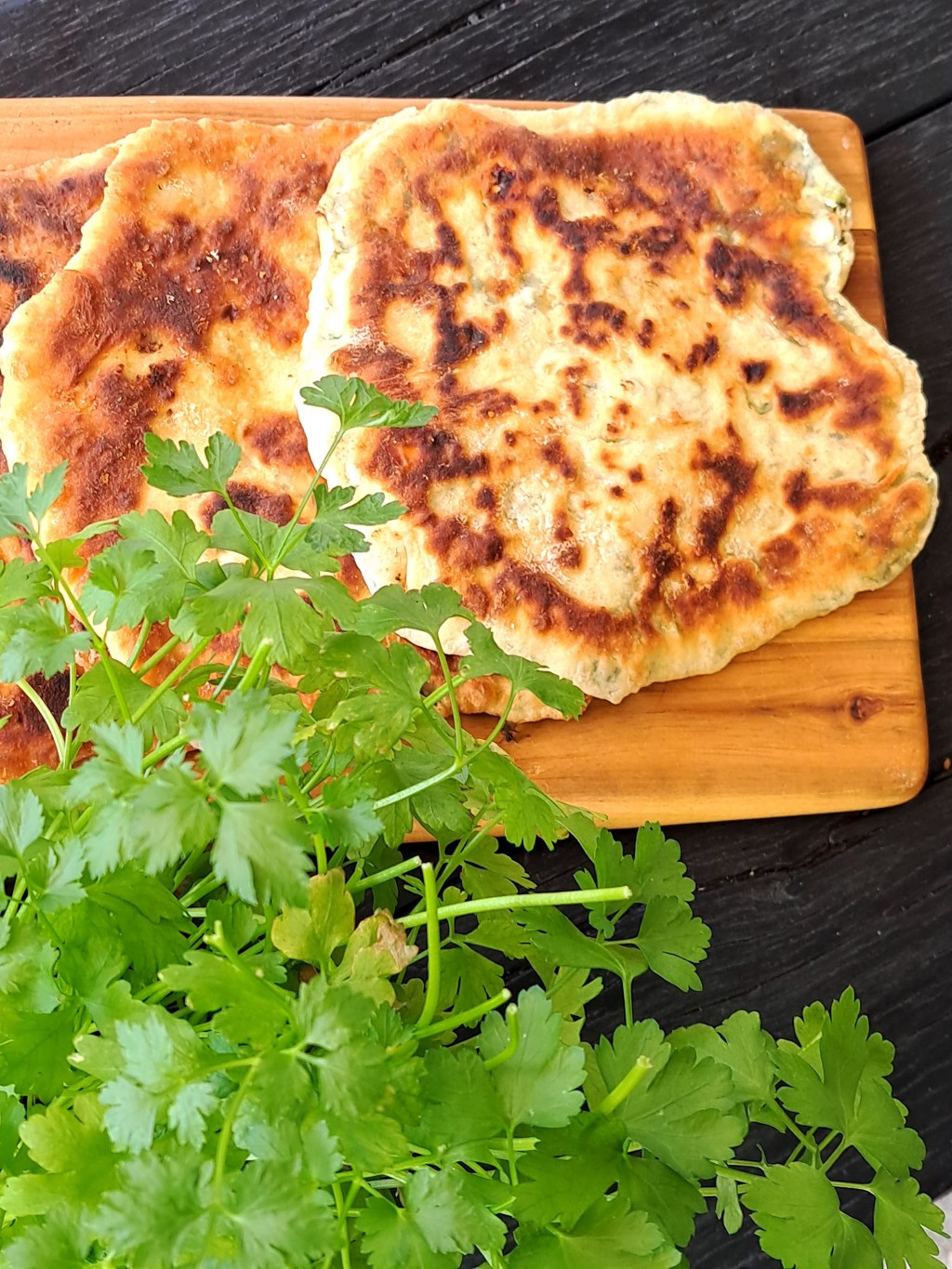 Молдовски плосък хляб с лапад или спанак, Плачинди з щавелем, Moldawisches Fladenbrot mit Käse und&nbsp;Spinat