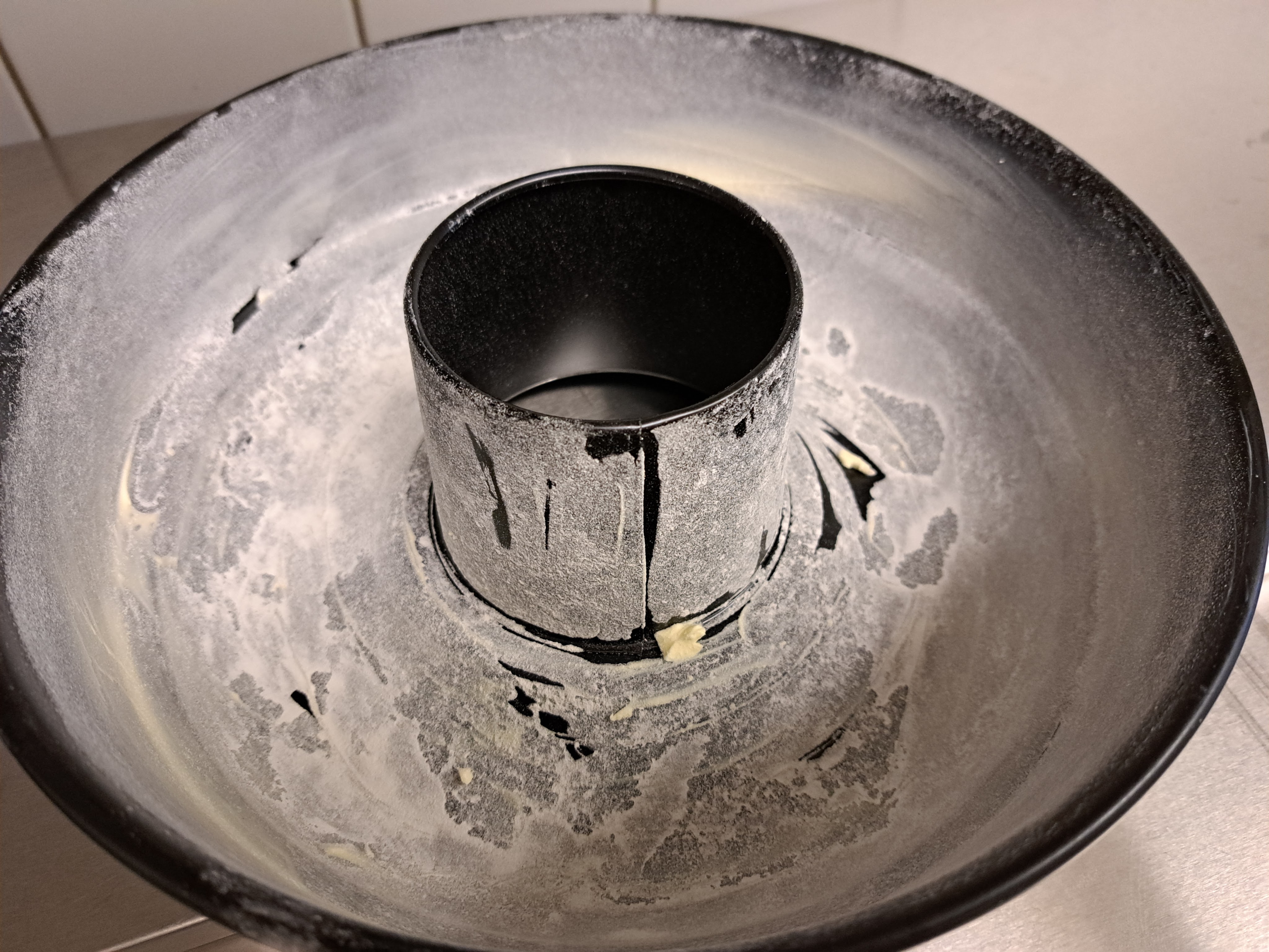 Ухае на...Класически франкфуртски венец Klassischer Frankfurter Kranz