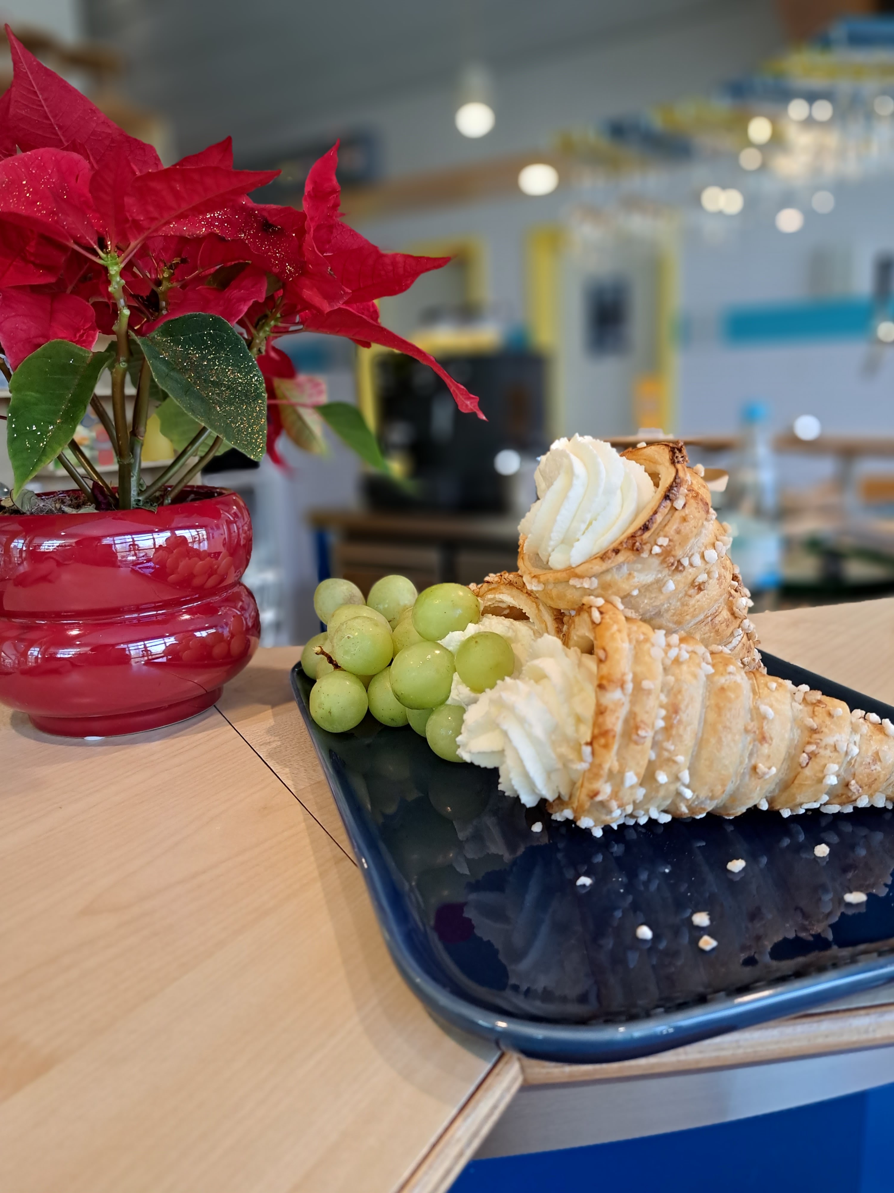 Ухае на...Къдриците "буклите" на Шилер 