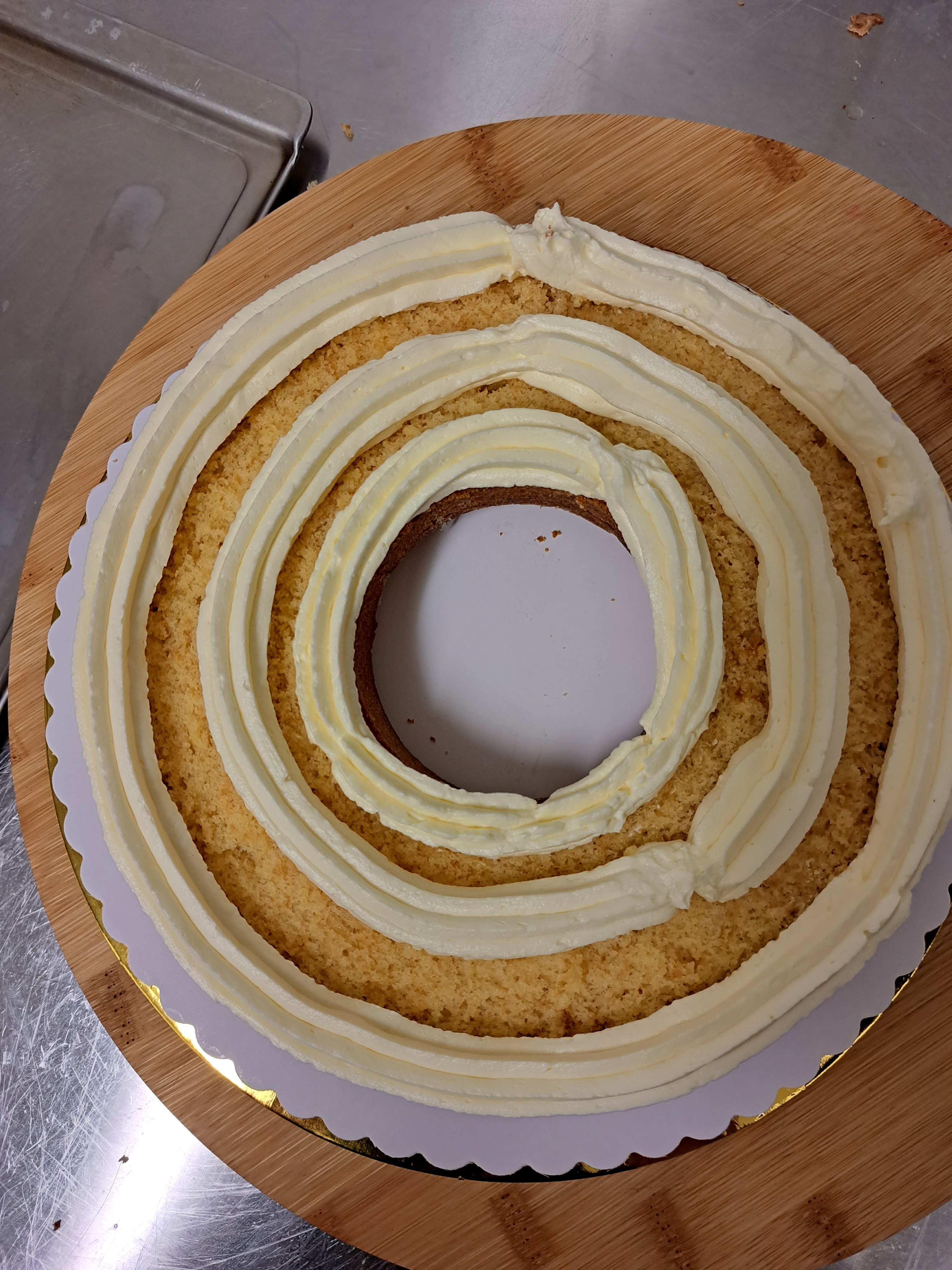 Ухае на...Класически франкфуртски венец Klassischer Frankfurter Kranz