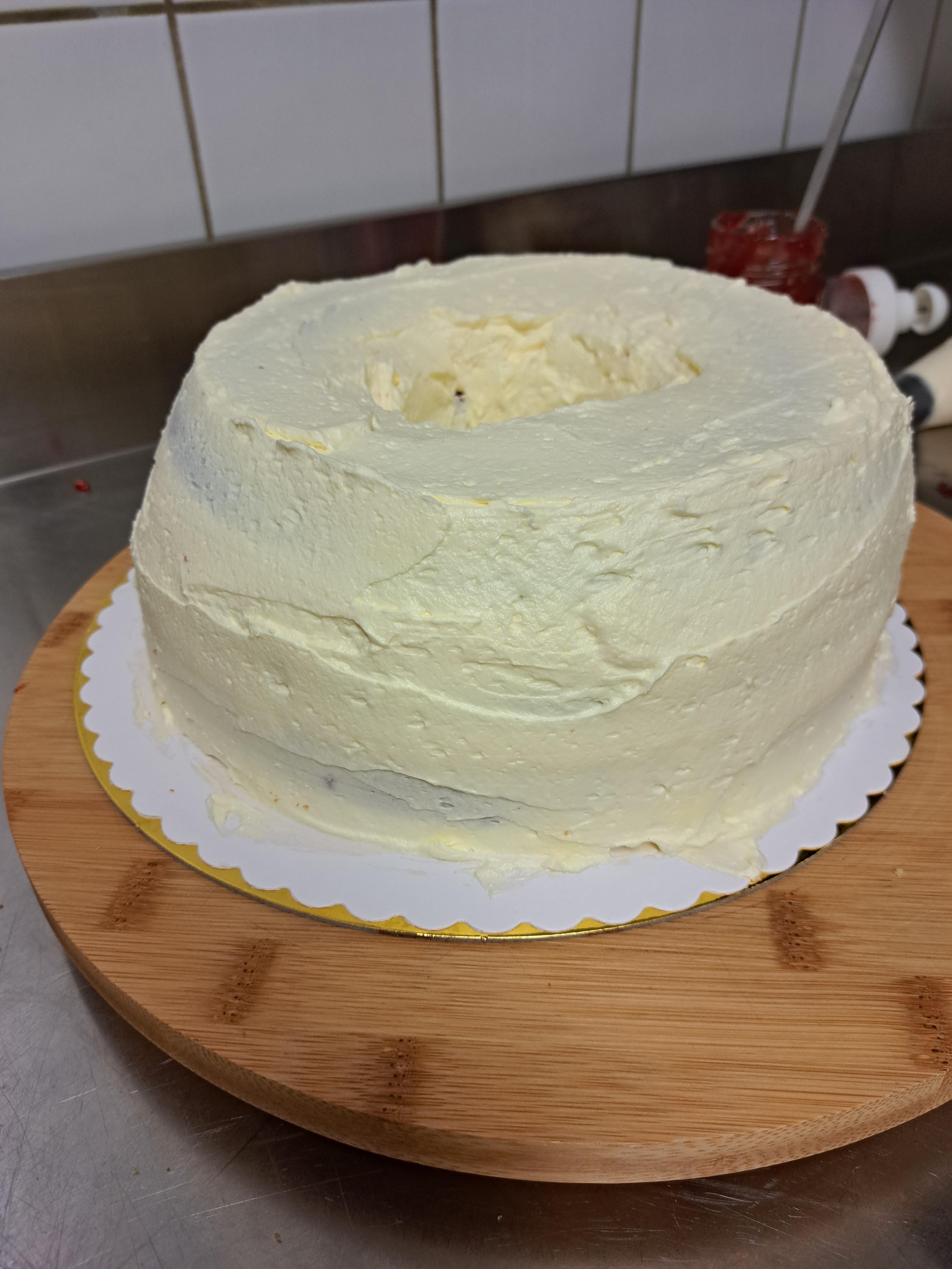 Ухае на...Класически франкфуртски венец Klassischer Frankfurter Kranz