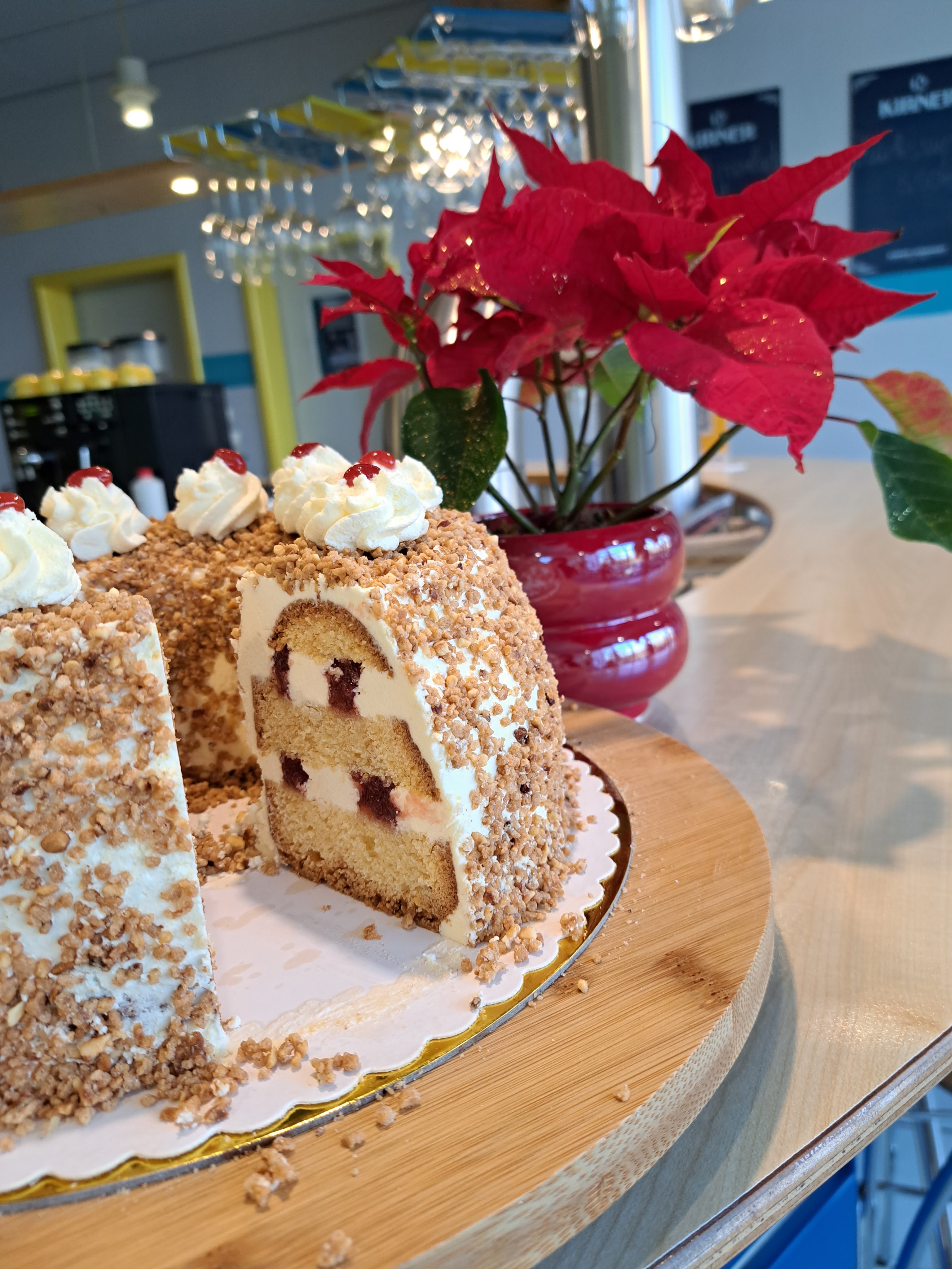 Ухае на...Класически франкфуртски венец Klassischer Frankfurter Kranz