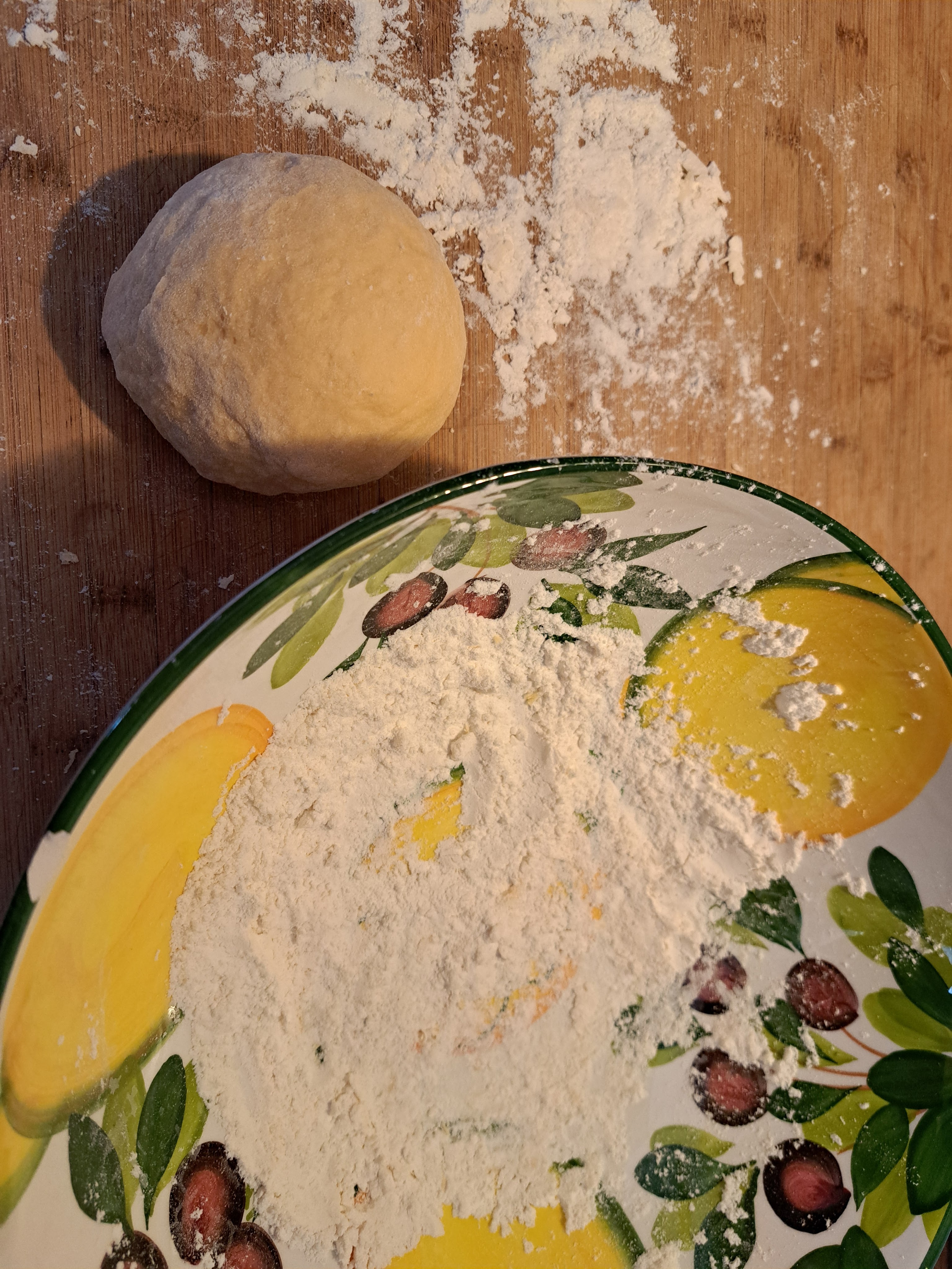 Ухае на... Полумесеци - равиоли с месо и печени домати Halbmonde mit Fleisch & gebackenen Tomaten