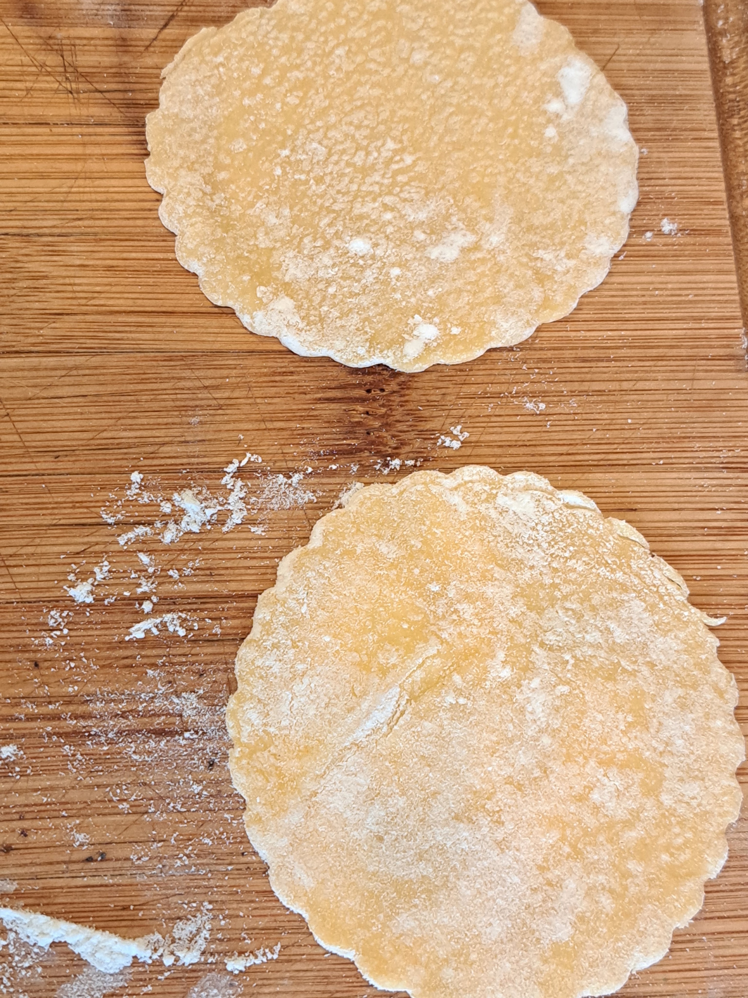 Ухае на... Полумесеци - равиоли с месо и печени домати Halbmonde mit Fleisch & gebackenen Tomaten