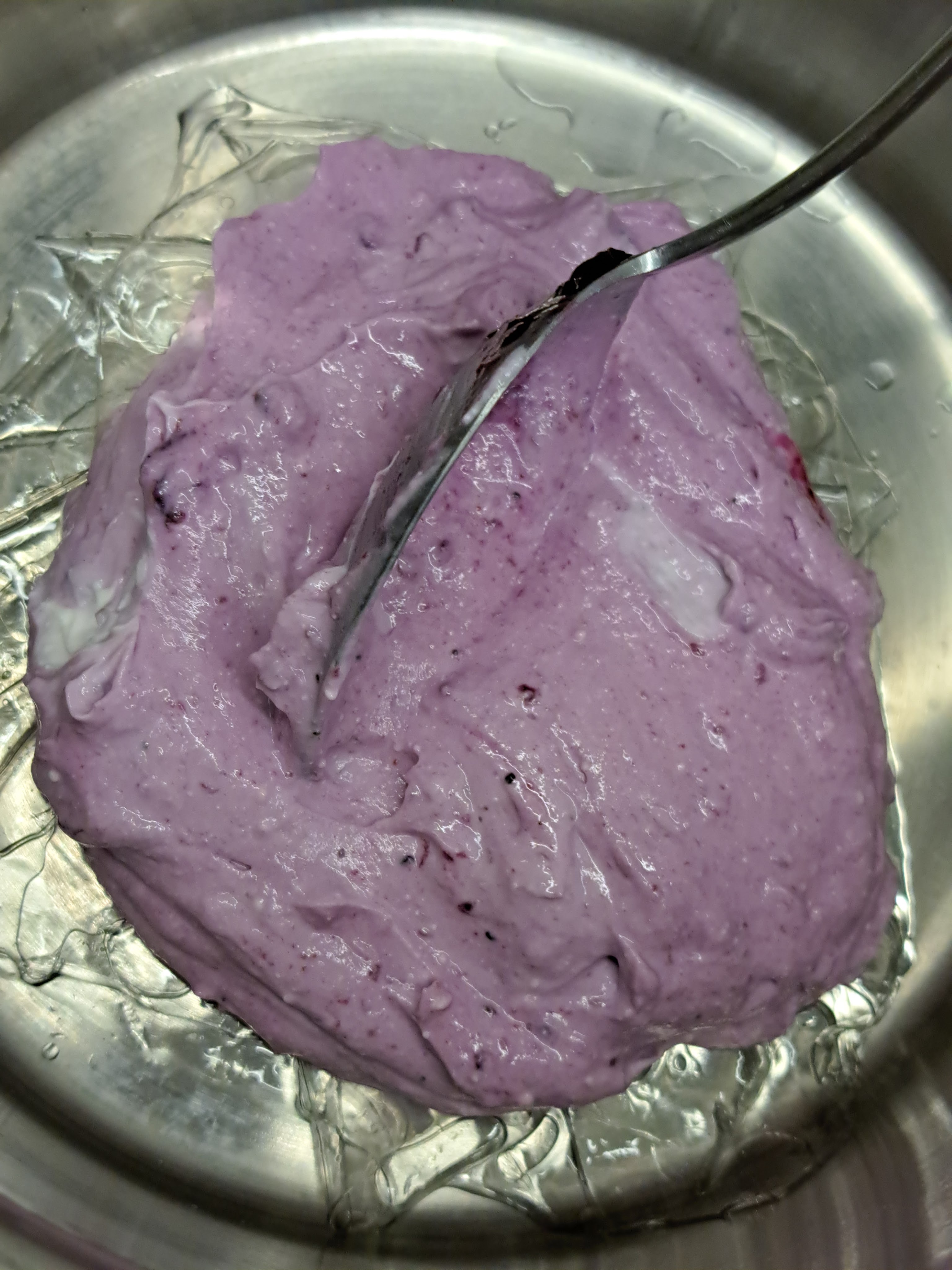 Ухае на... Празнична торта с крем боровинки Ostertorte mit Heidelbeercreme