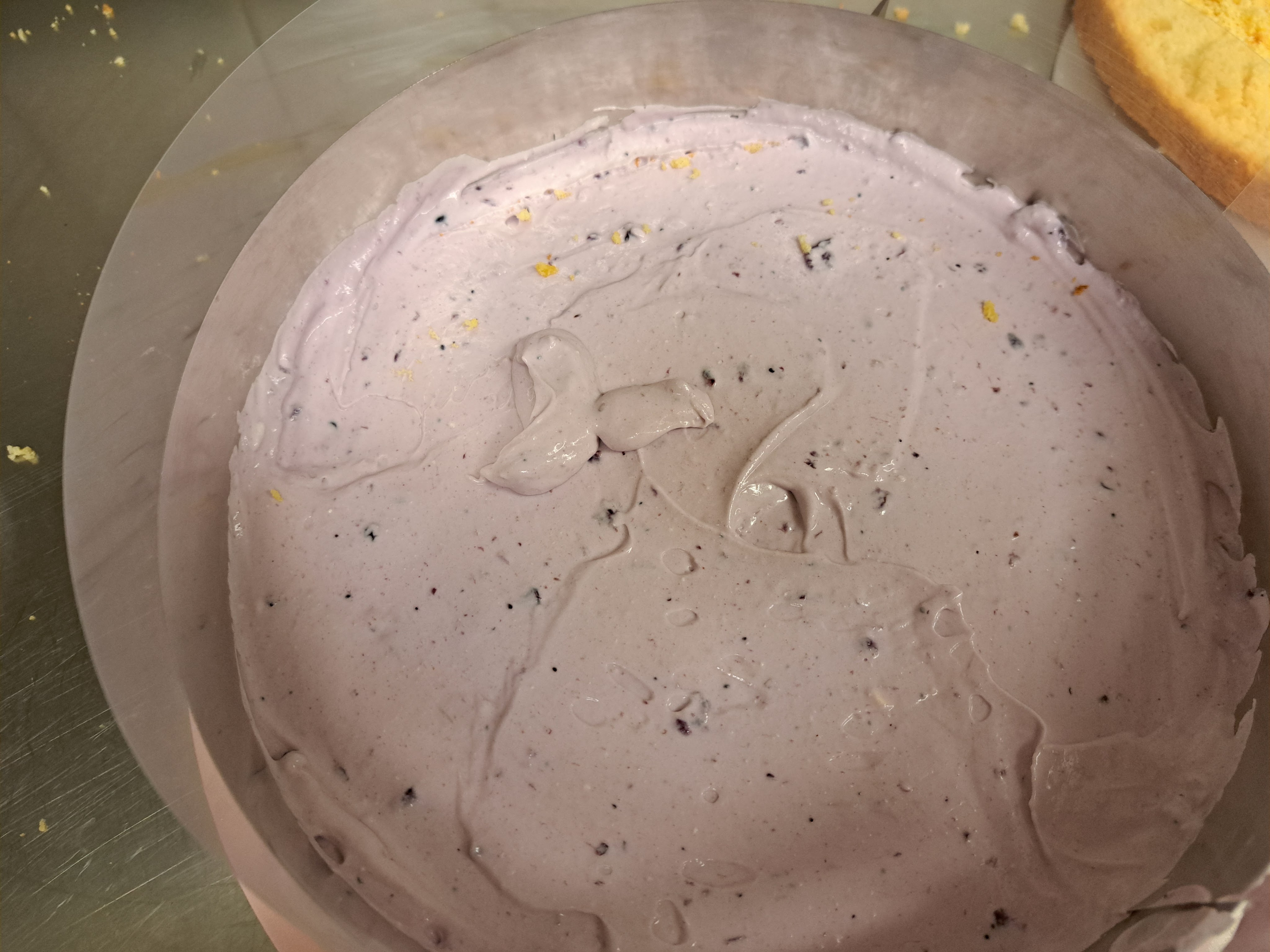 Ухае на... Празнична торта с крем боровинки Ostertorte mit Heidelbeercreme