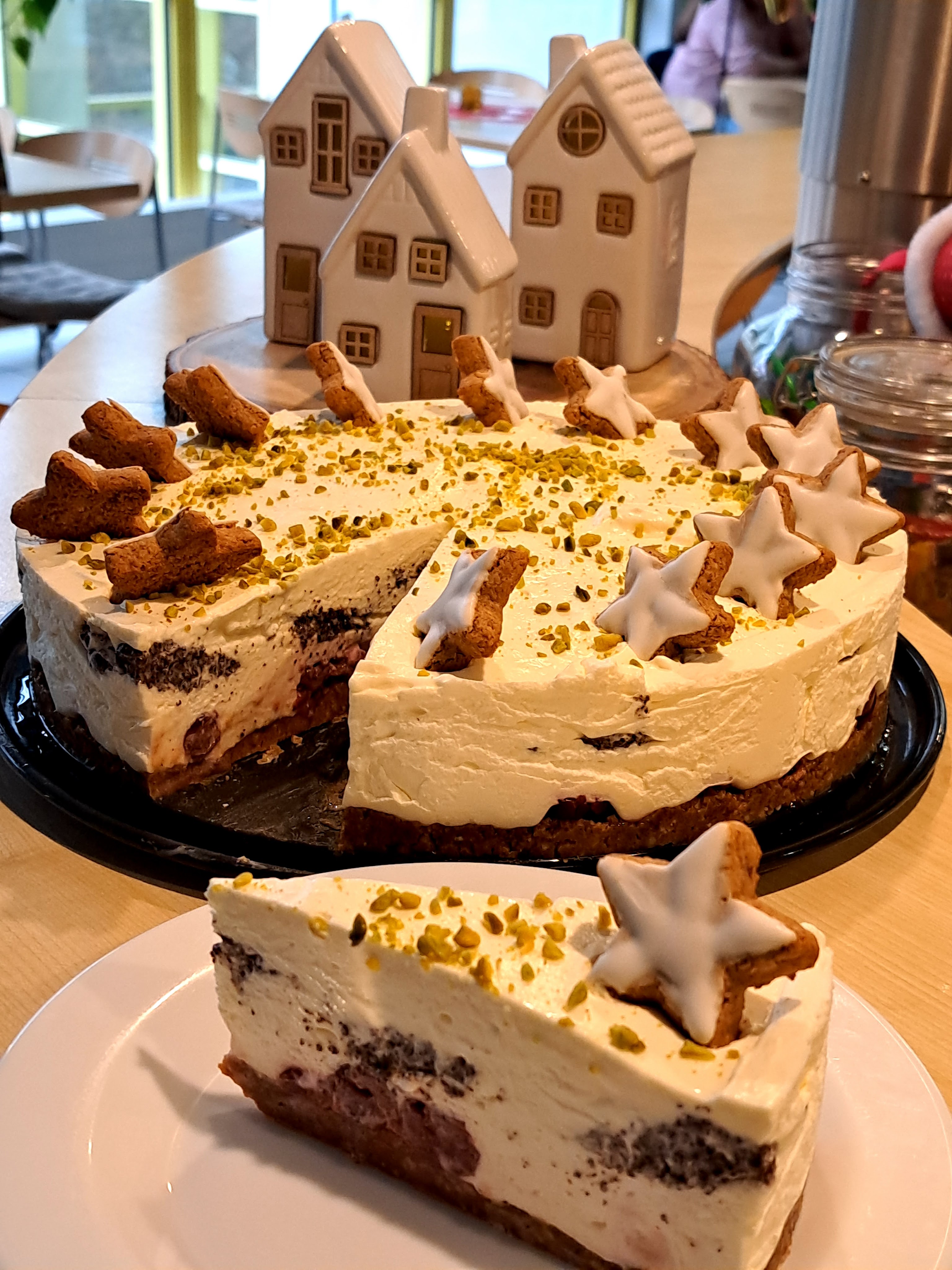 Ухае на... Торта с канелени звезди, маскарпоне и маково семе Zimtsterne-Mohn-Torte