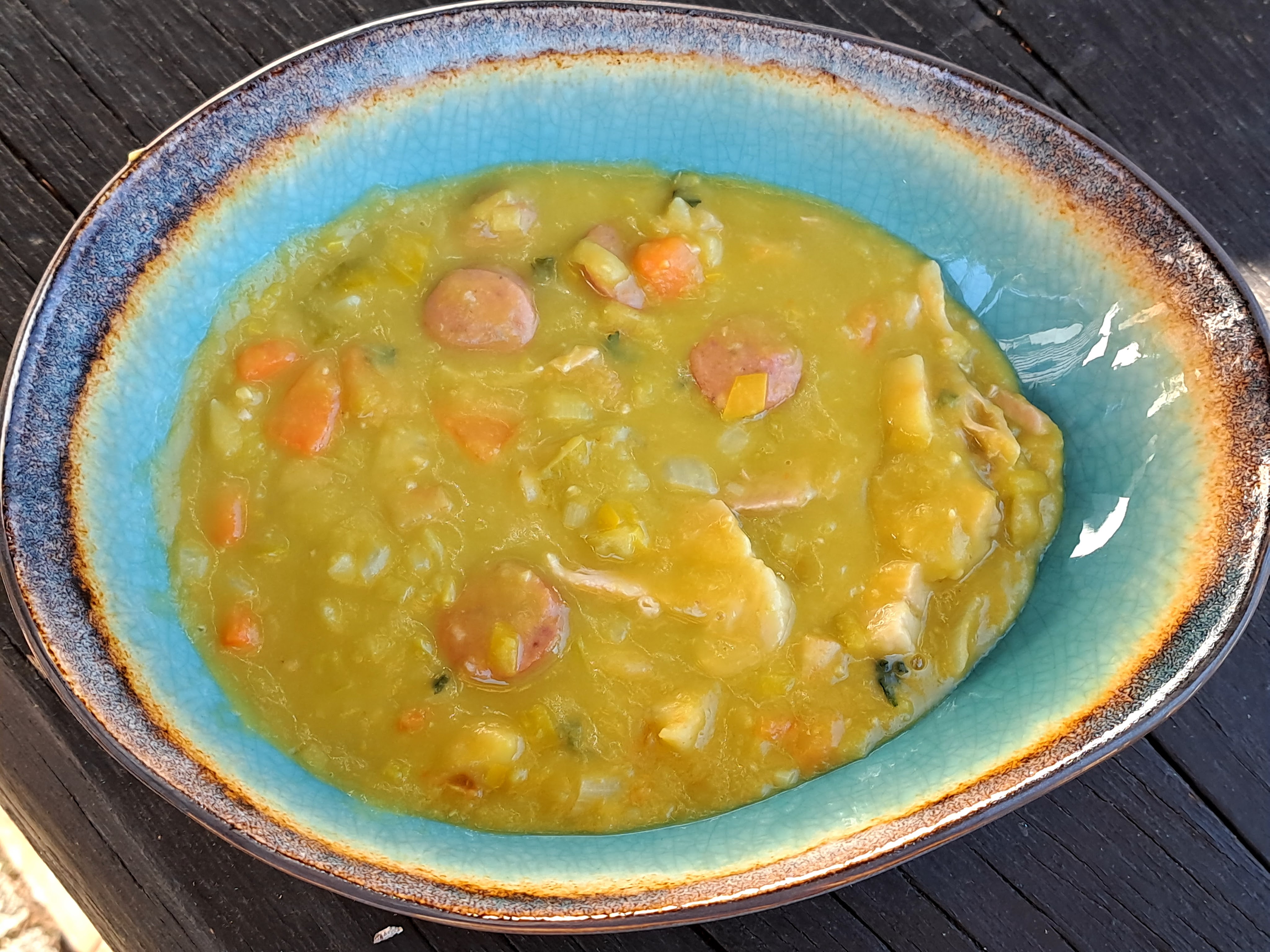 Ухае на... Вкусна супа от сушен зелен грах