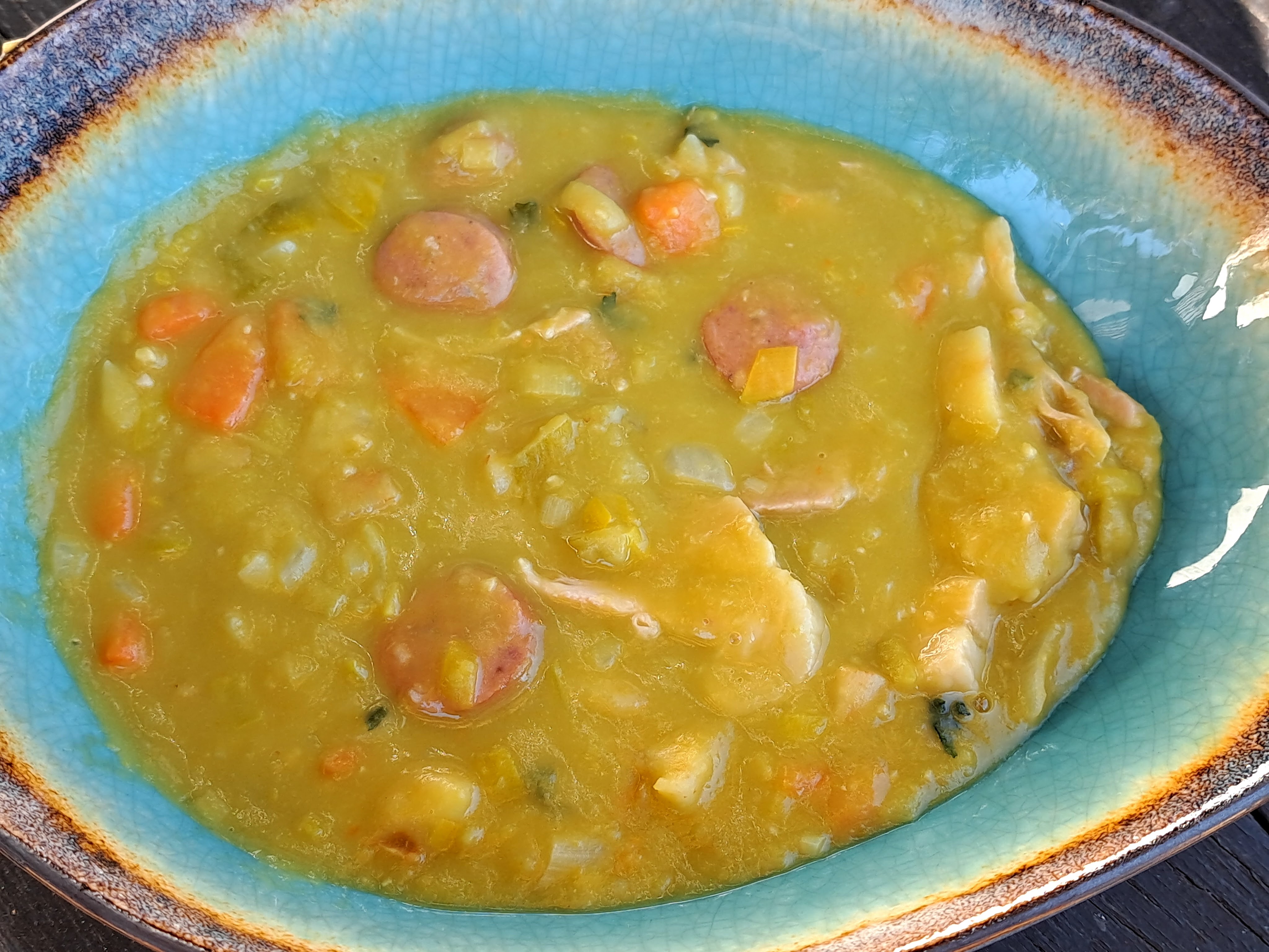 Ухае на... Вкусна супа от сушен зелен грах