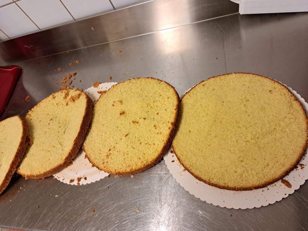 Ухае на.... Торта с шам фъстък и малини Pistazien Torte mit  Himbeeren