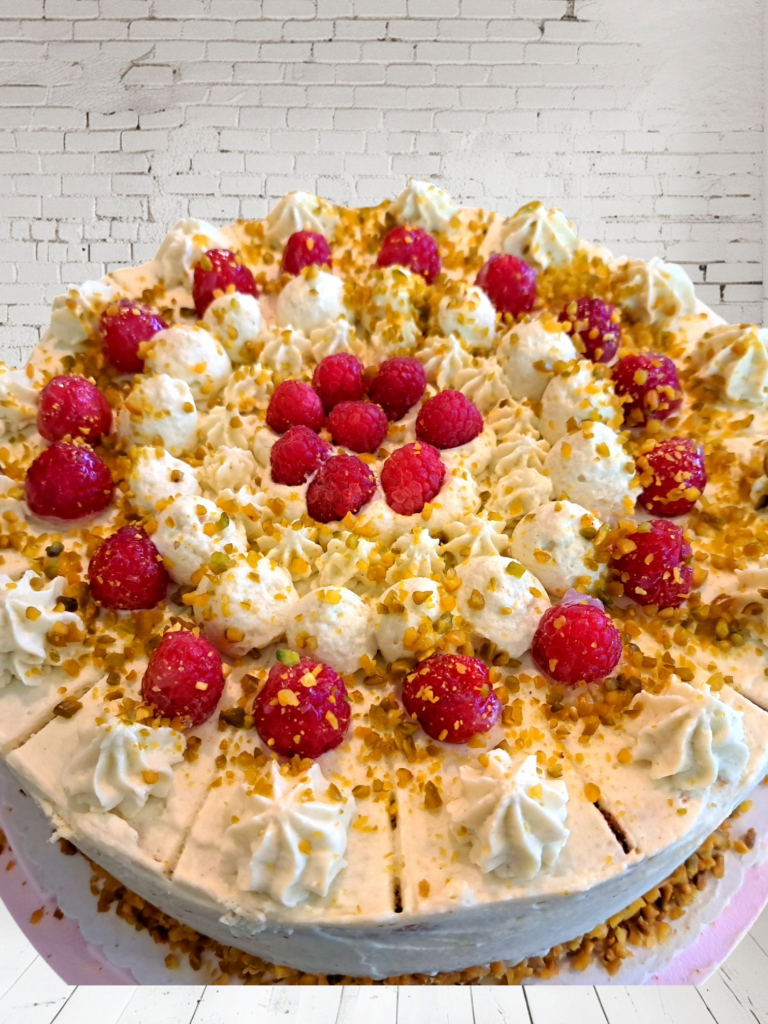 Ухае на.... Торта с шам фъстък и малини Pistazien Torte mit  Himbeeren