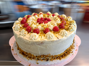 Ухае на.... Торта с шам фъстък и малини Pistazien Torte mit  Himbeeren