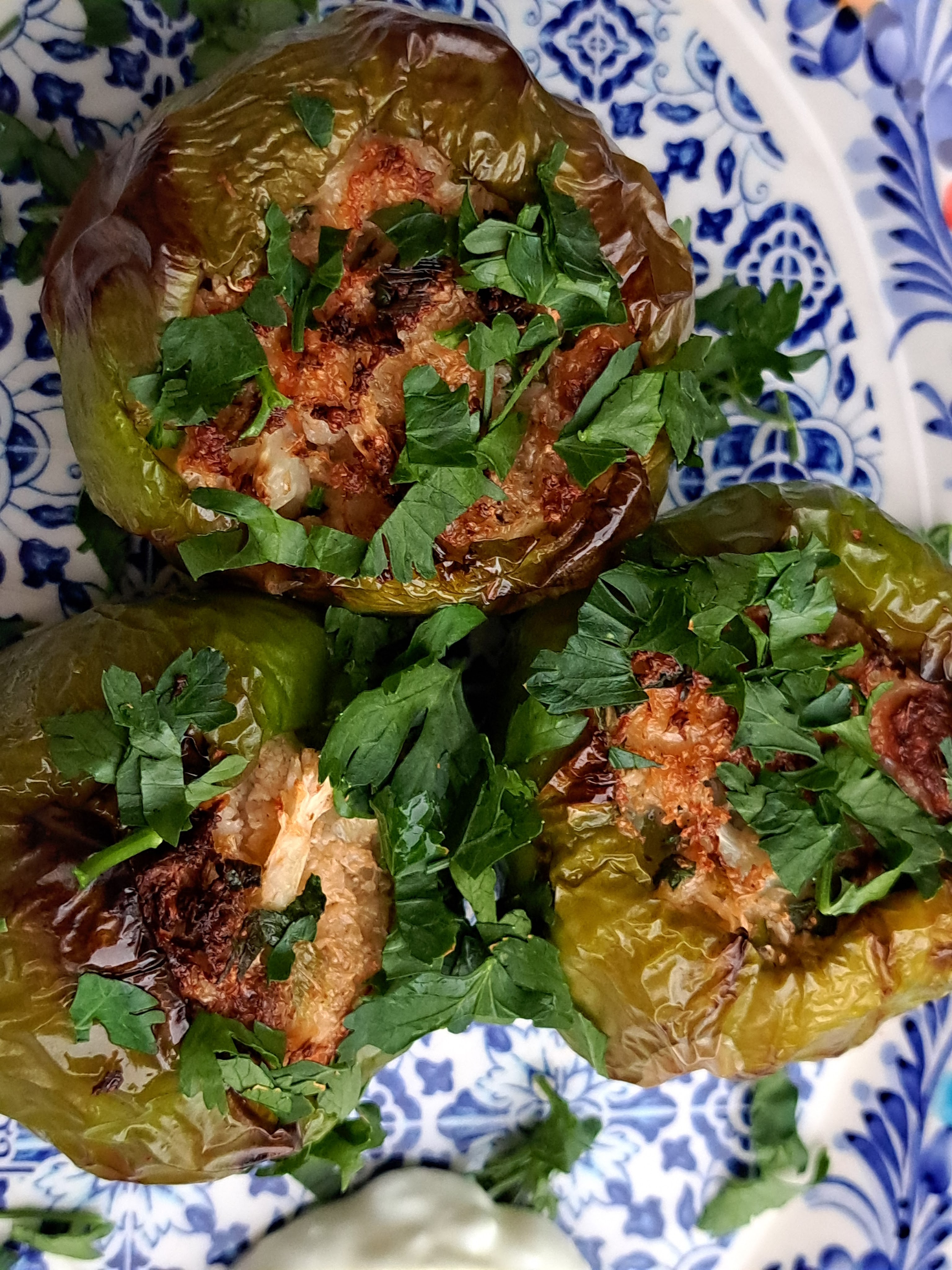 Ухаена...  Пълнени чушки с "фалшив" ориз в AirFryer Gefüllte Paprika 