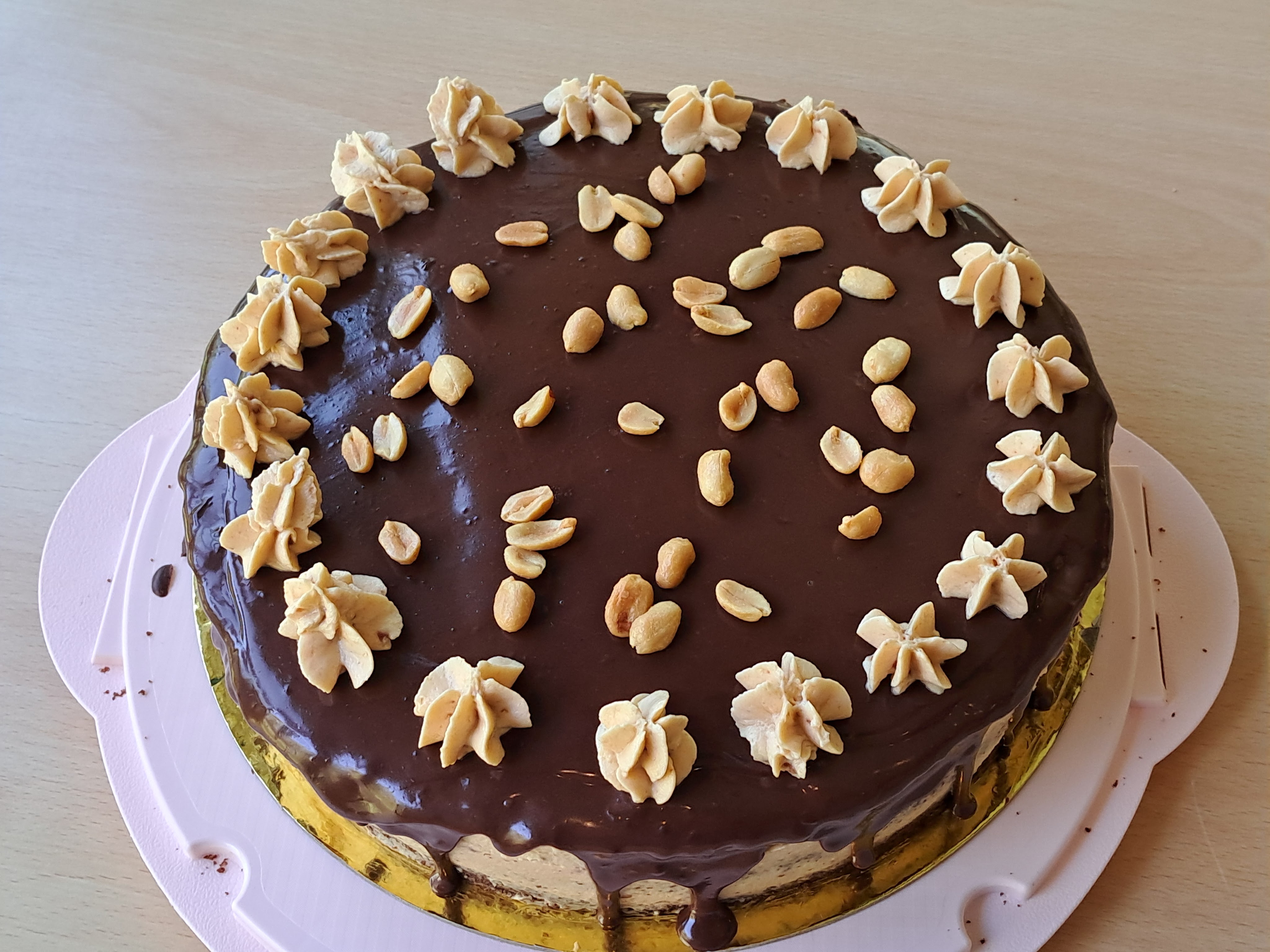 Ухае на.... Лесна шоколадова торта с фъстъчено масло Erdnussbutter-Schokoladen-Torte