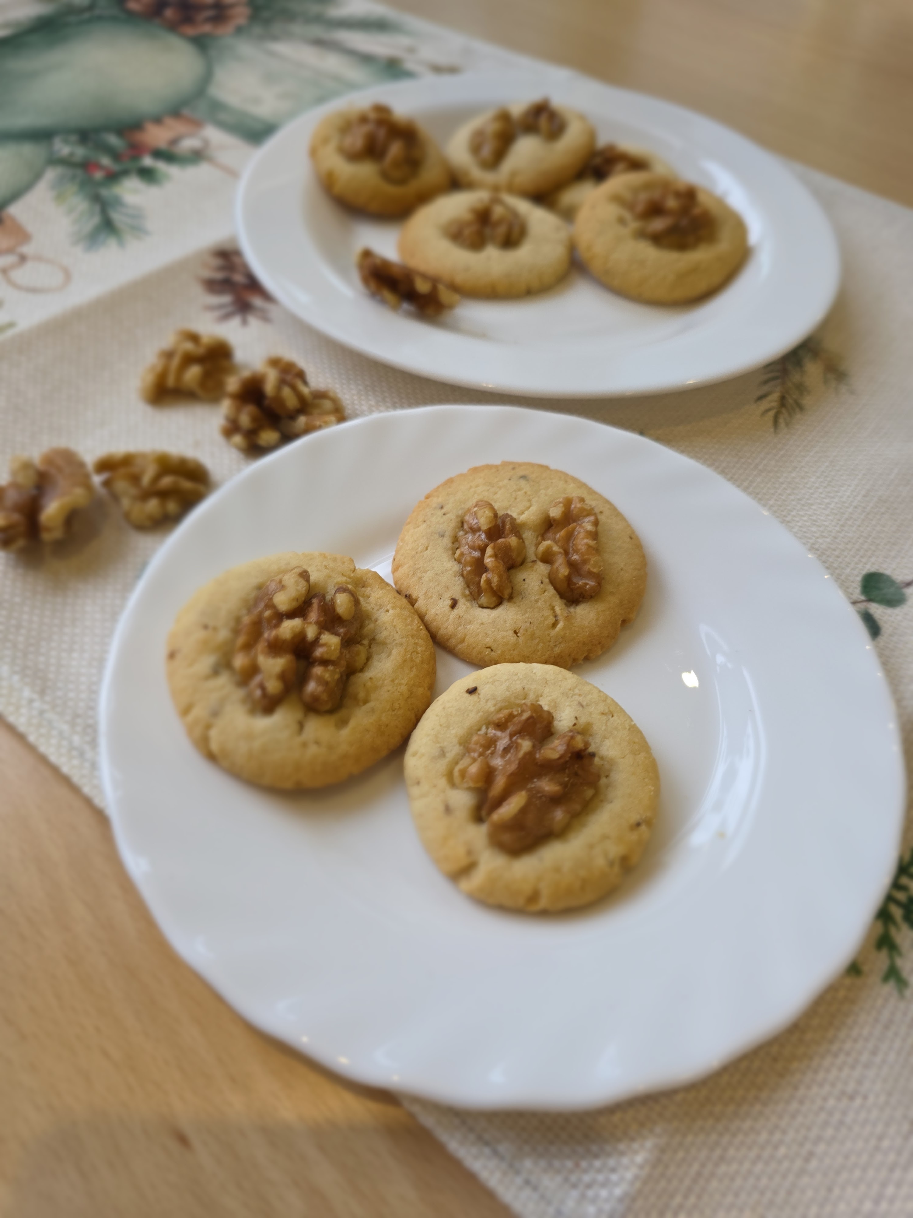 Ухае на... Орехово-марципанови бисквитки Walnuss-Marzipan Plätzchen