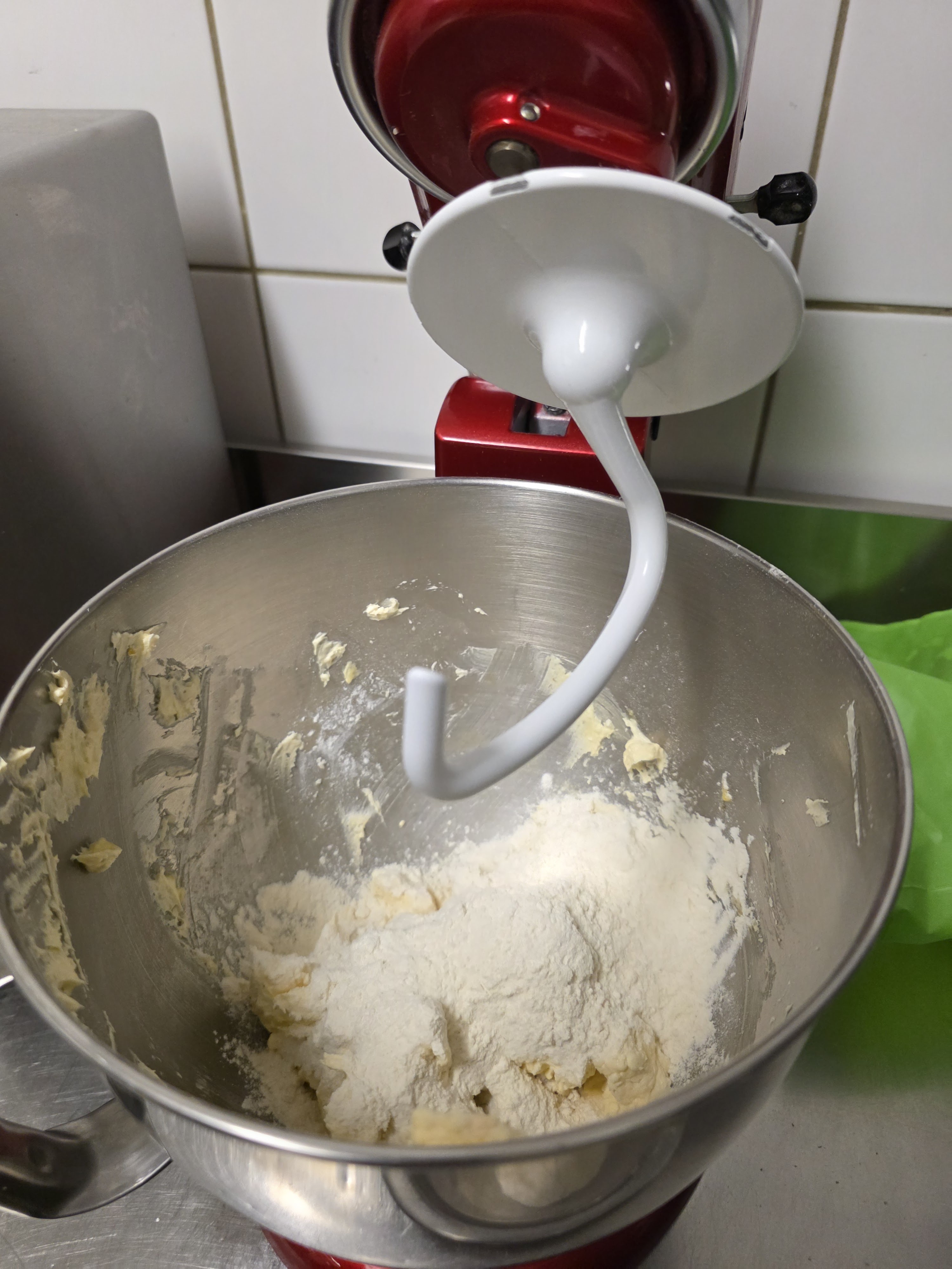 Ухае на... Сладки "басейн" модерни от 2023 Pool Plätzchen - Trend 2023